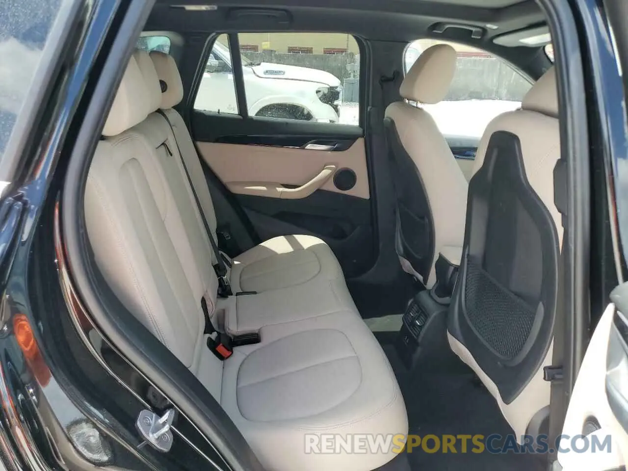 11 fotografías del automóvil dañado WBXJG9C08M5T59270 BMW X1 2021