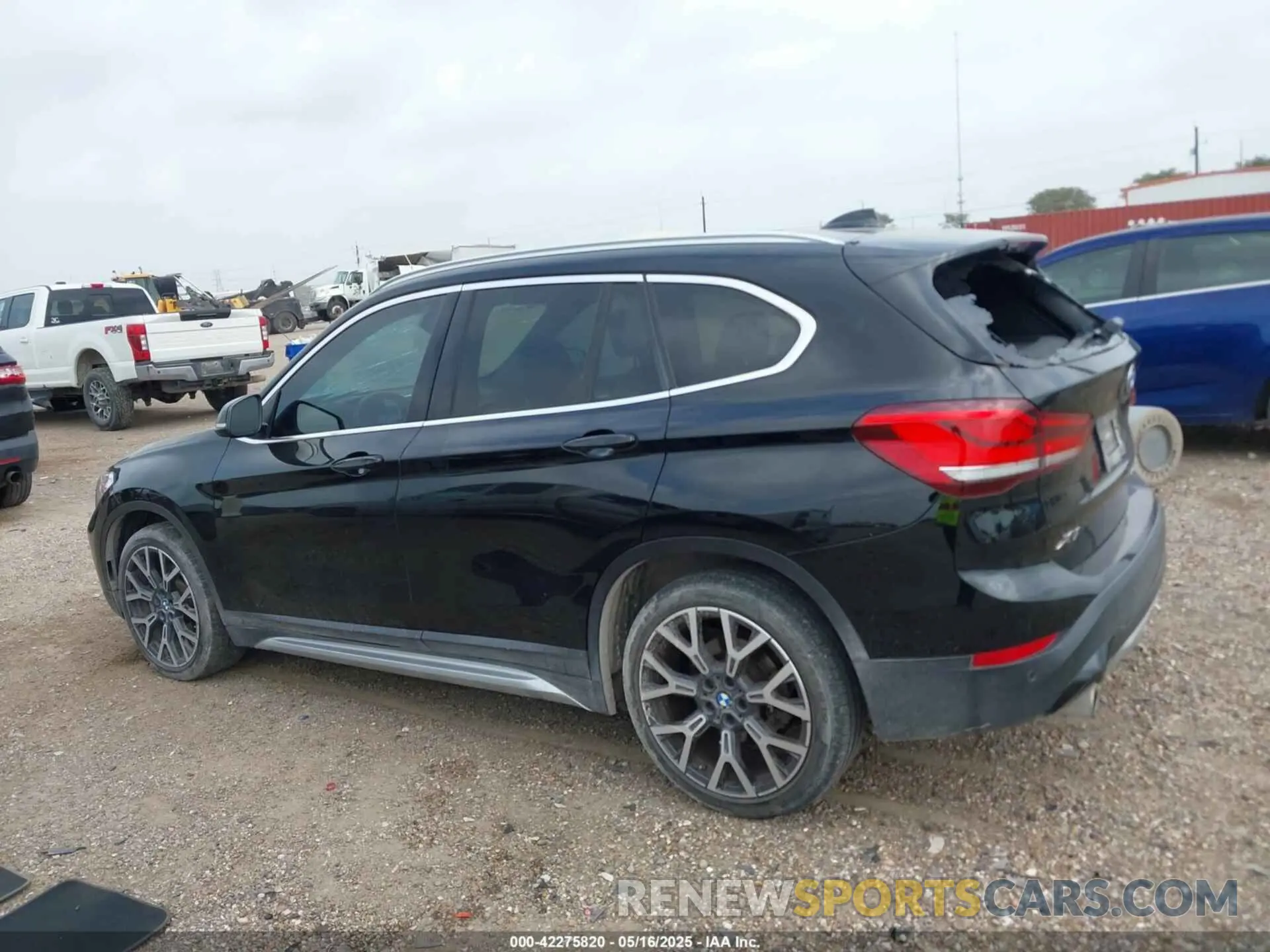 14 fotografías del automóvil dañado WBXJG7C01N5U48877 BMW X1 2022