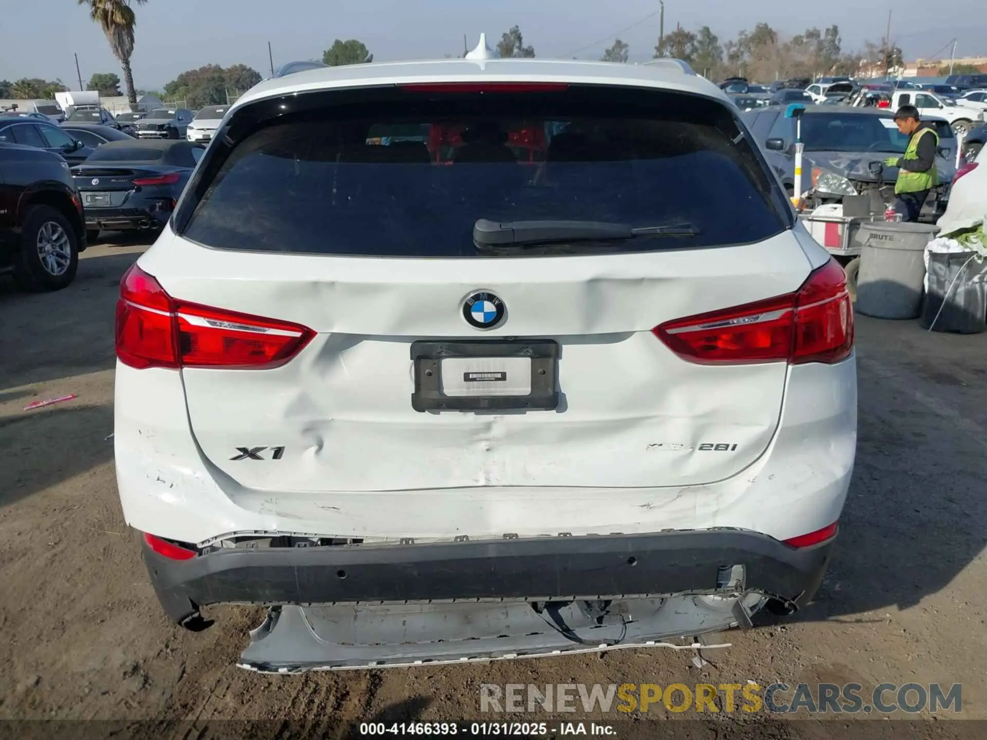 16 fotografías del automóvil dañado WBXJG7C05N5U58988 BMW X1 2022