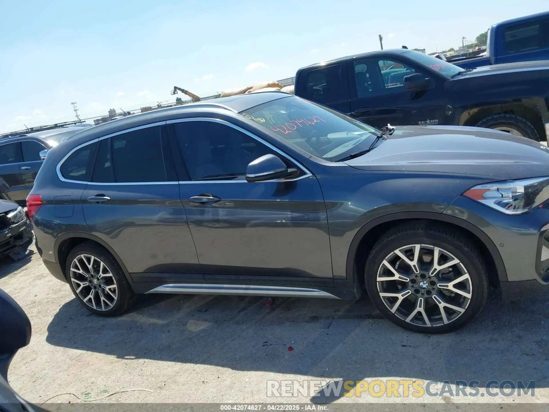14 fotografías del automóvil dañado WBXJG7C06N5U69787 BMW X1 2022