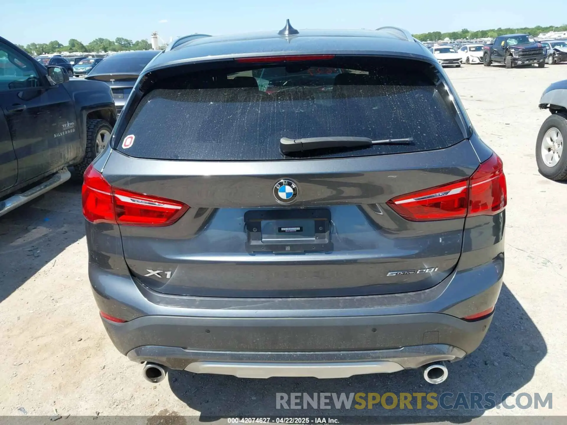 17 fotografías del automóvil dañado WBXJG7C06N5U69787 BMW X1 2022