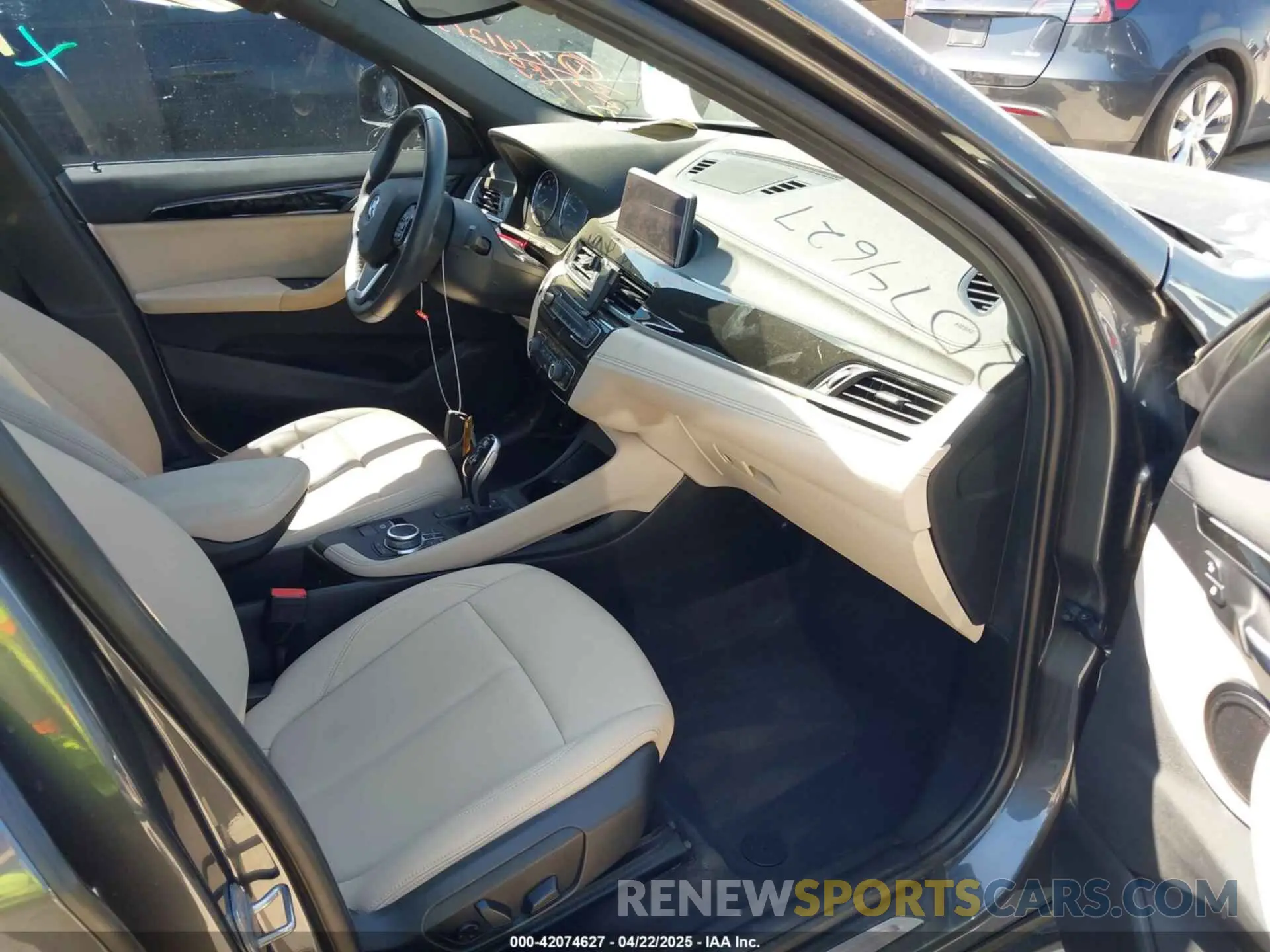 5 fotografías del automóvil dañado WBXJG7C06N5U69787 BMW X1 2022