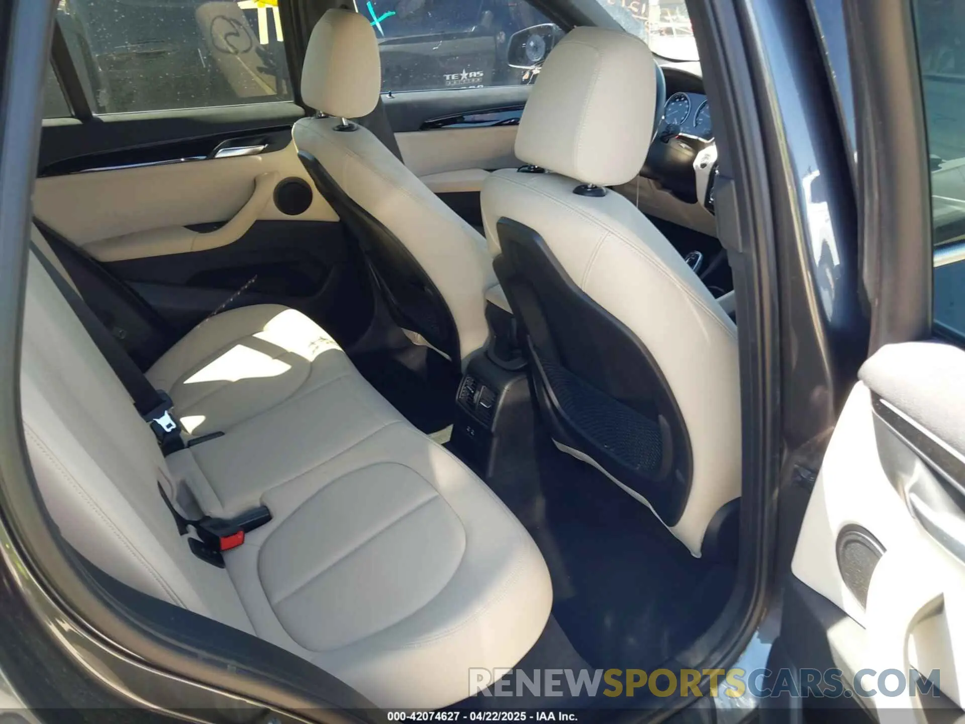 8 fotografías del automóvil dañado WBXJG7C06N5U69787 BMW X1 2022