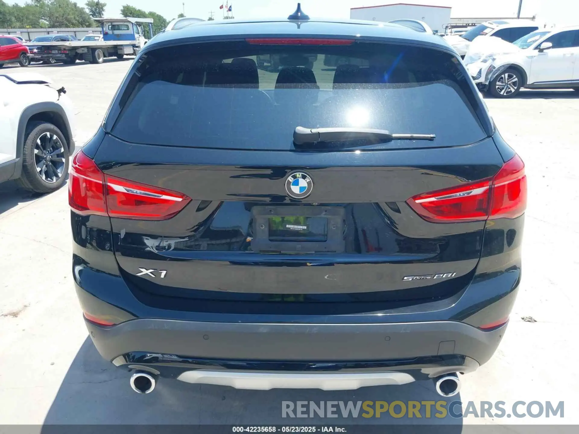 16 fotografías del automóvil dañado WBXJG7C0XN5U81764 BMW X1 2022