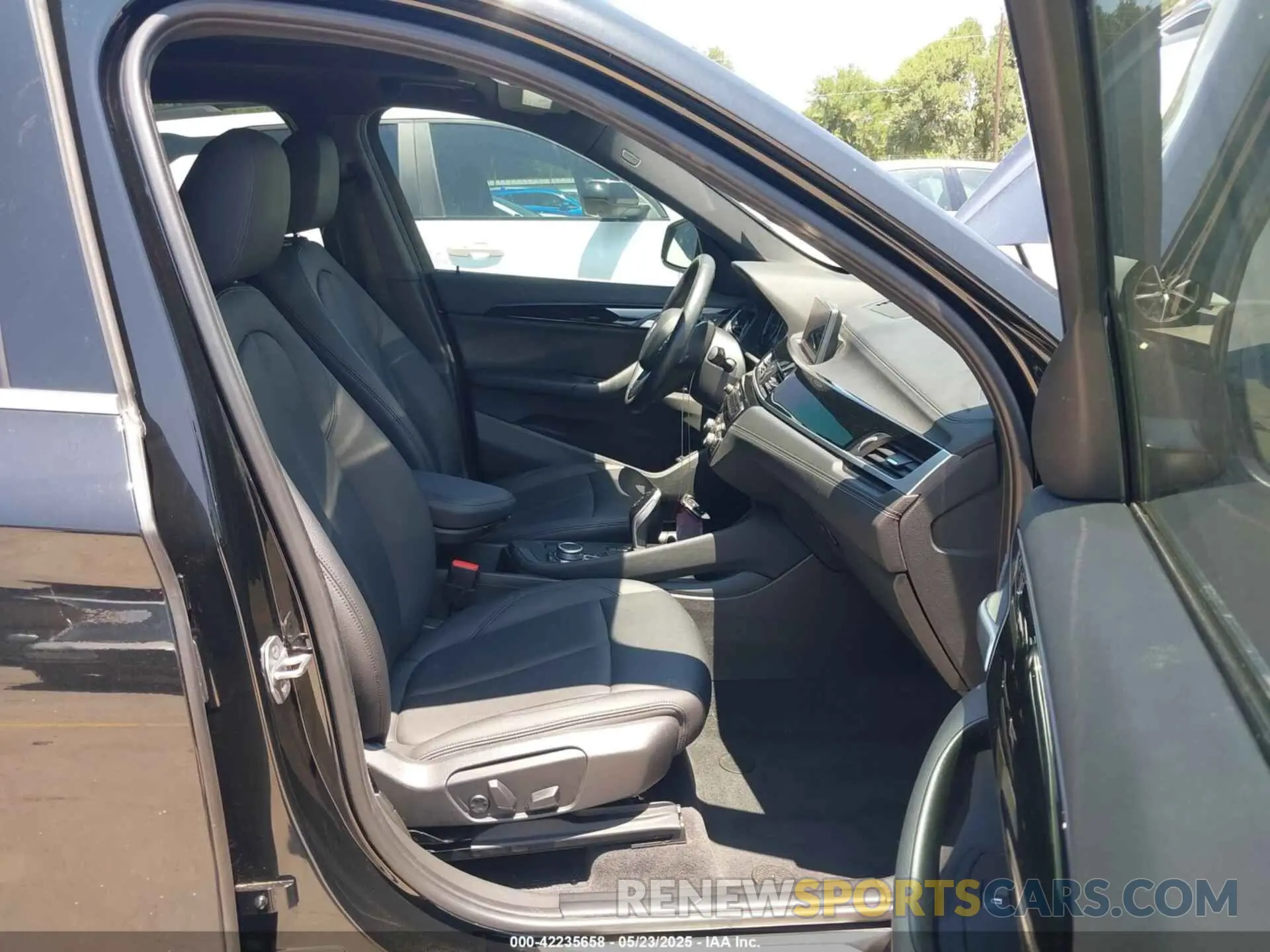 5 fotografías del automóvil dañado WBXJG7C0XN5U81764 BMW X1 2022