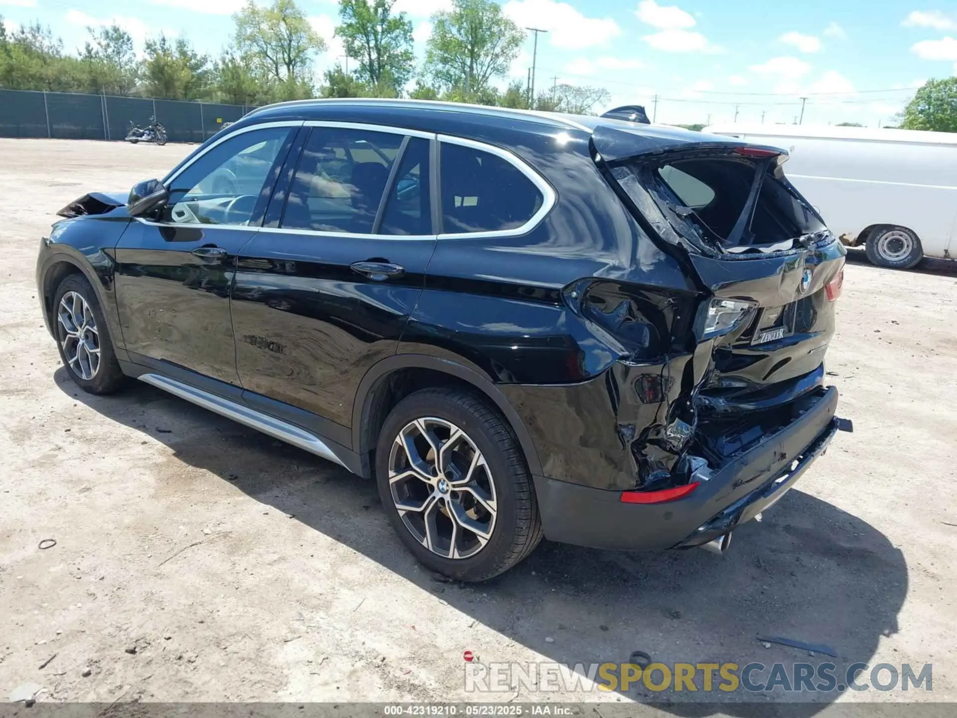 6 fotografías del automóvil dañado WBXJG9C00N5U64709 BMW X1 2022