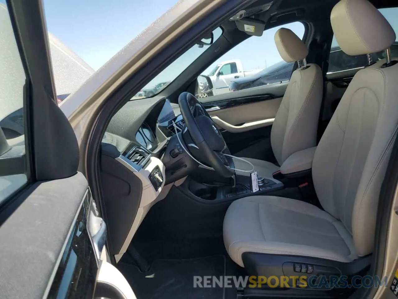 7 fotografías del automóvil dañado WBXJG9C0XN5V40453 BMW X1 2022