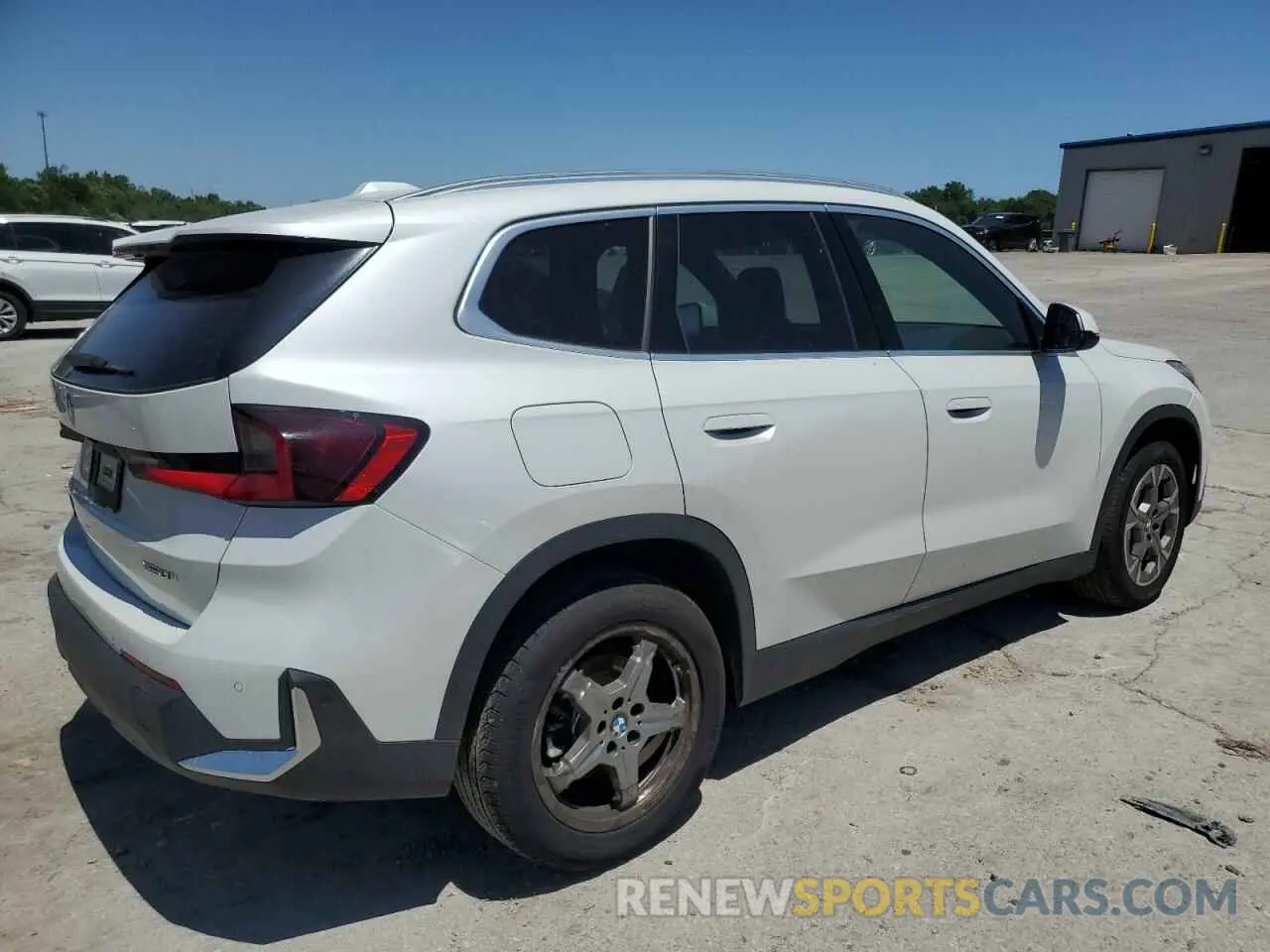 3 fotografías del automóvil dañado WBX73EF02P5X44791 BMW X1 2023