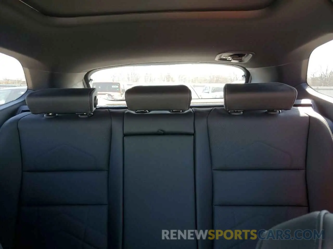 10 fotografías del automóvil dañado WBX73EF02P5Y03256 BMW X1 2023
