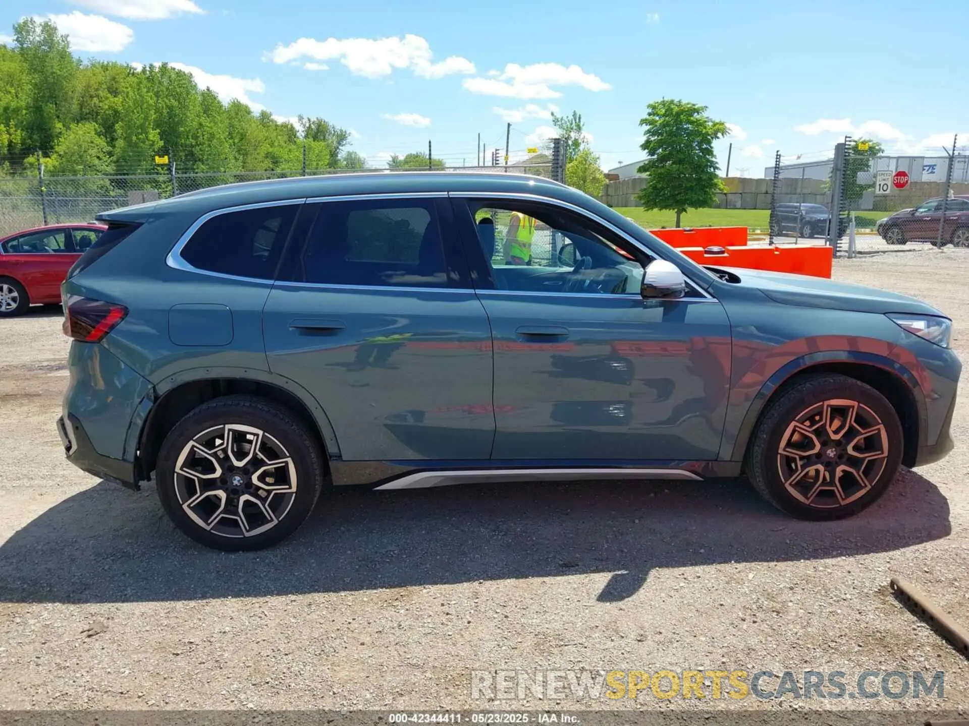 13 fotografías del automóvil dañado WBX73EF03P5V77700 BMW X1 2023