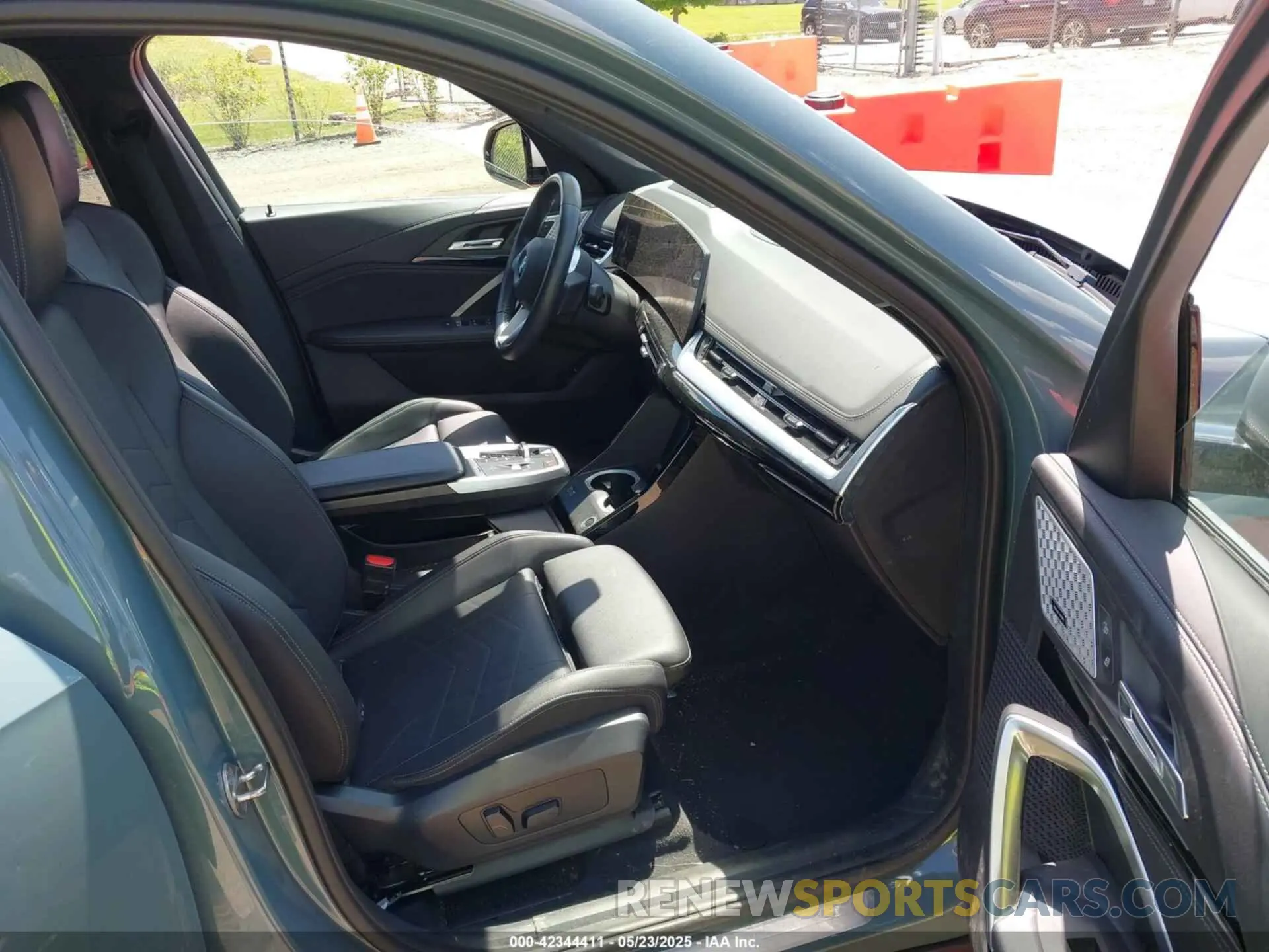 5 fotografías del automóvil dañado WBX73EF03P5V77700 BMW X1 2023