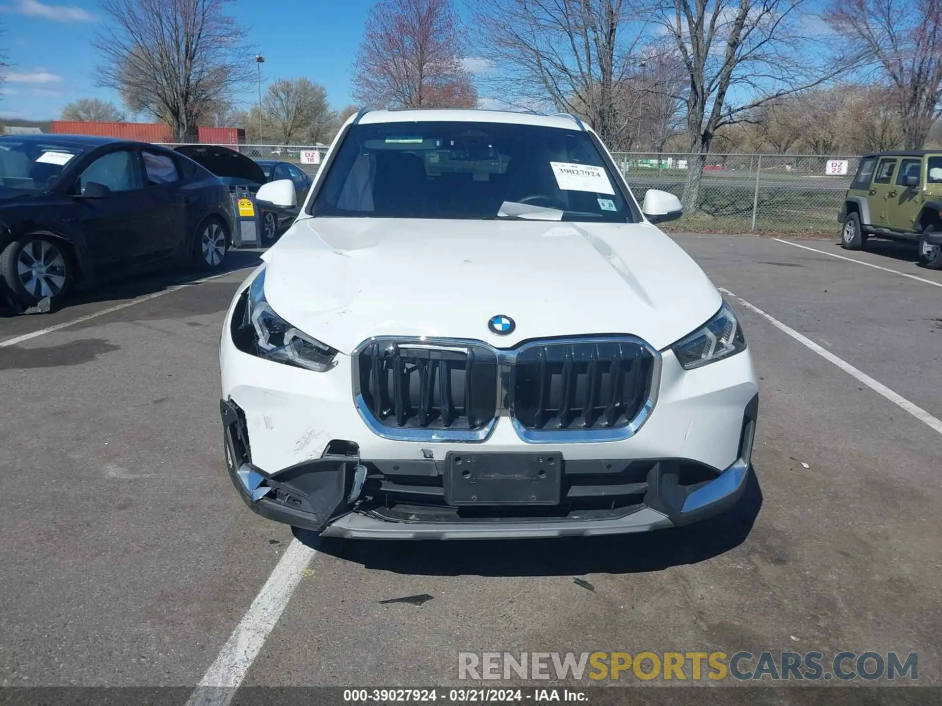 12 fotografías del automóvil dañado WBX73EF04P5X46946 BMW X1 2023