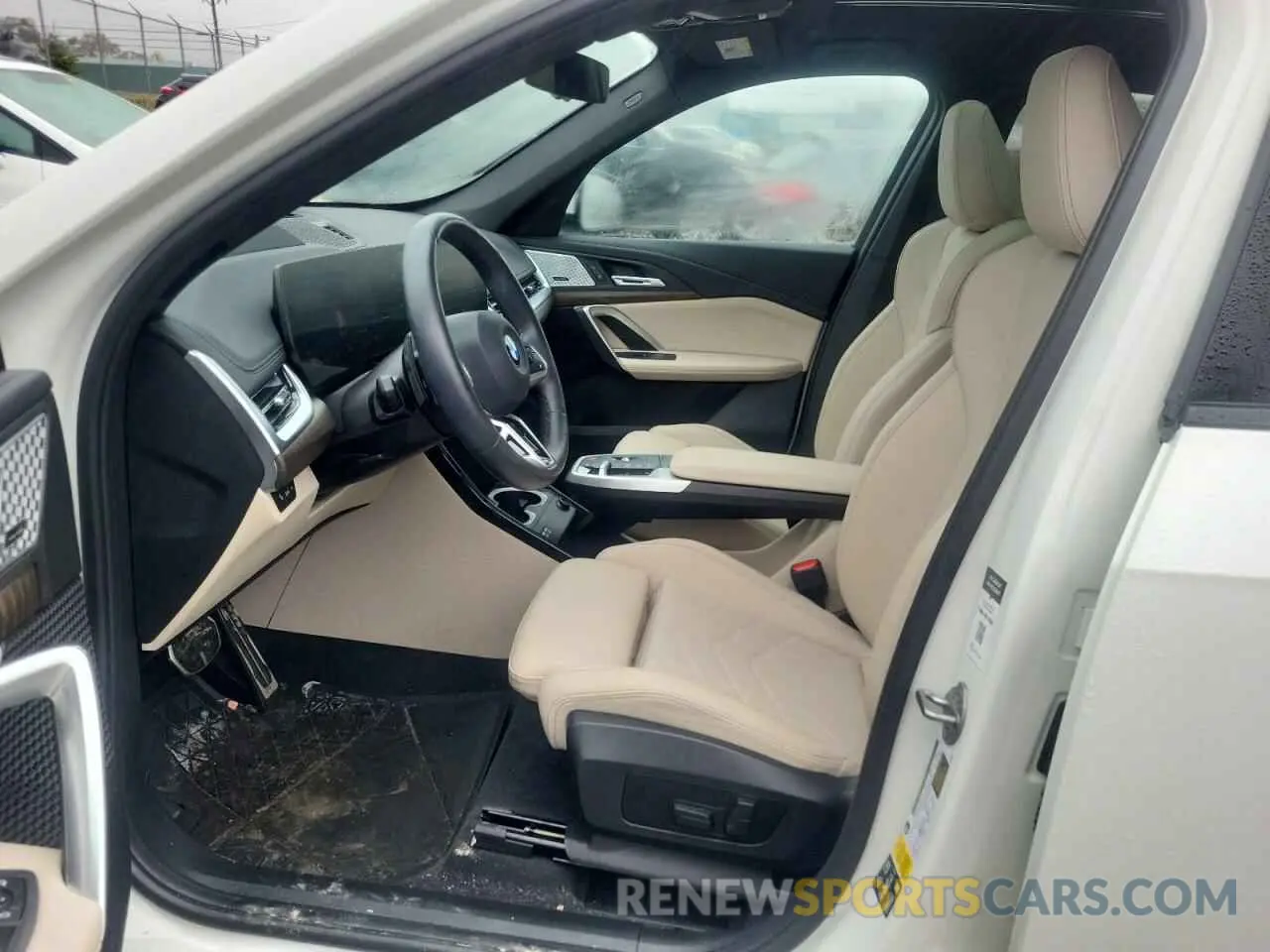 7 fotografías del automóvil dañado WBX73EF04P5X74178 BMW X1 2023