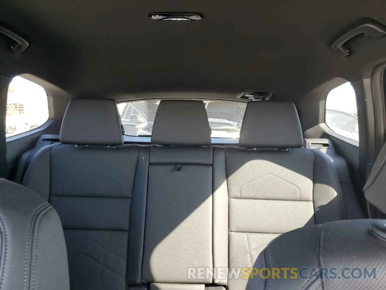 10 fotografías del automóvil dañado WBX73EF06P5W57928 BMW X1 2023