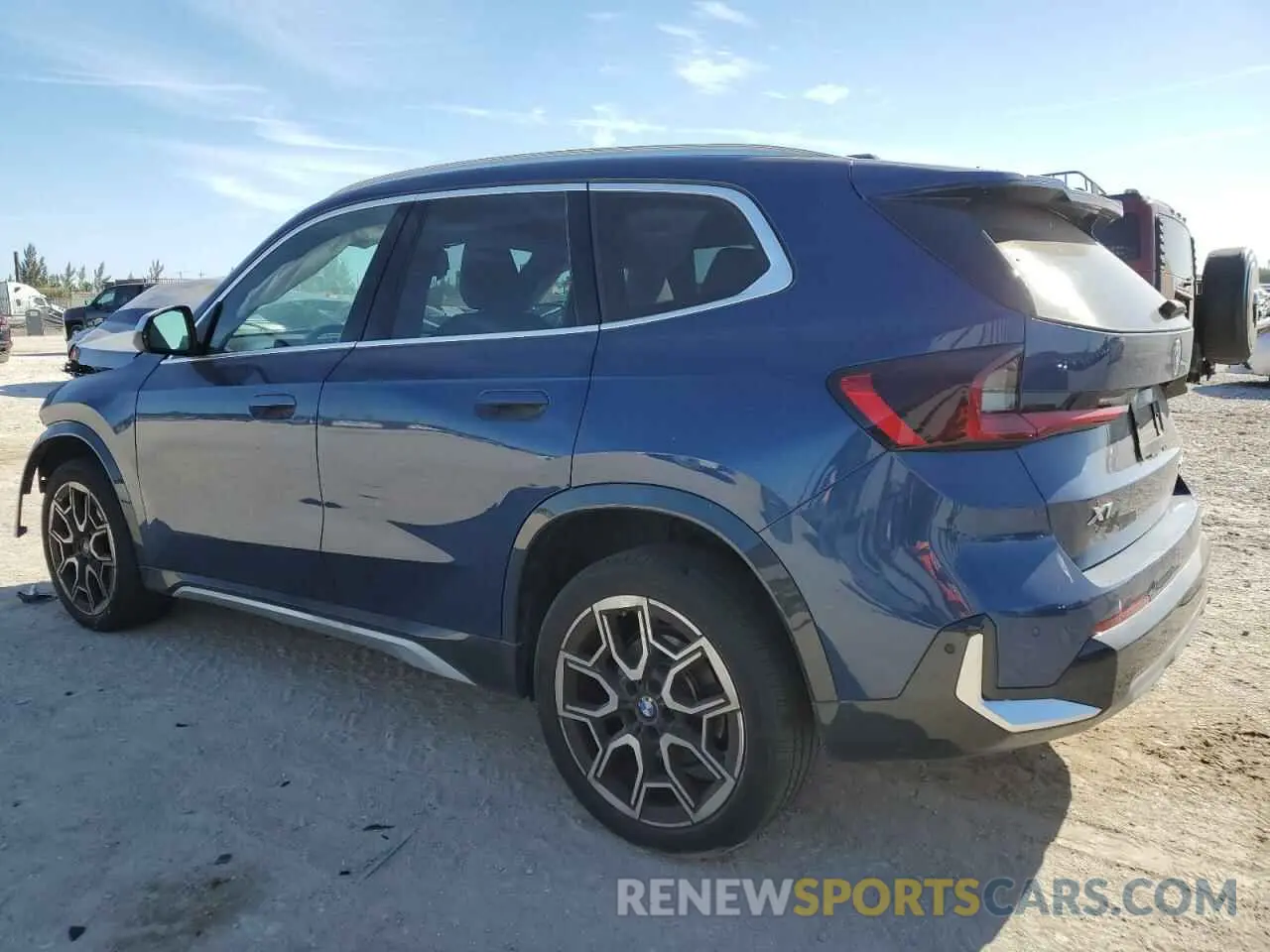 2 fotografías del automóvil dañado WBX73EF06P5X43840 BMW X1 2023