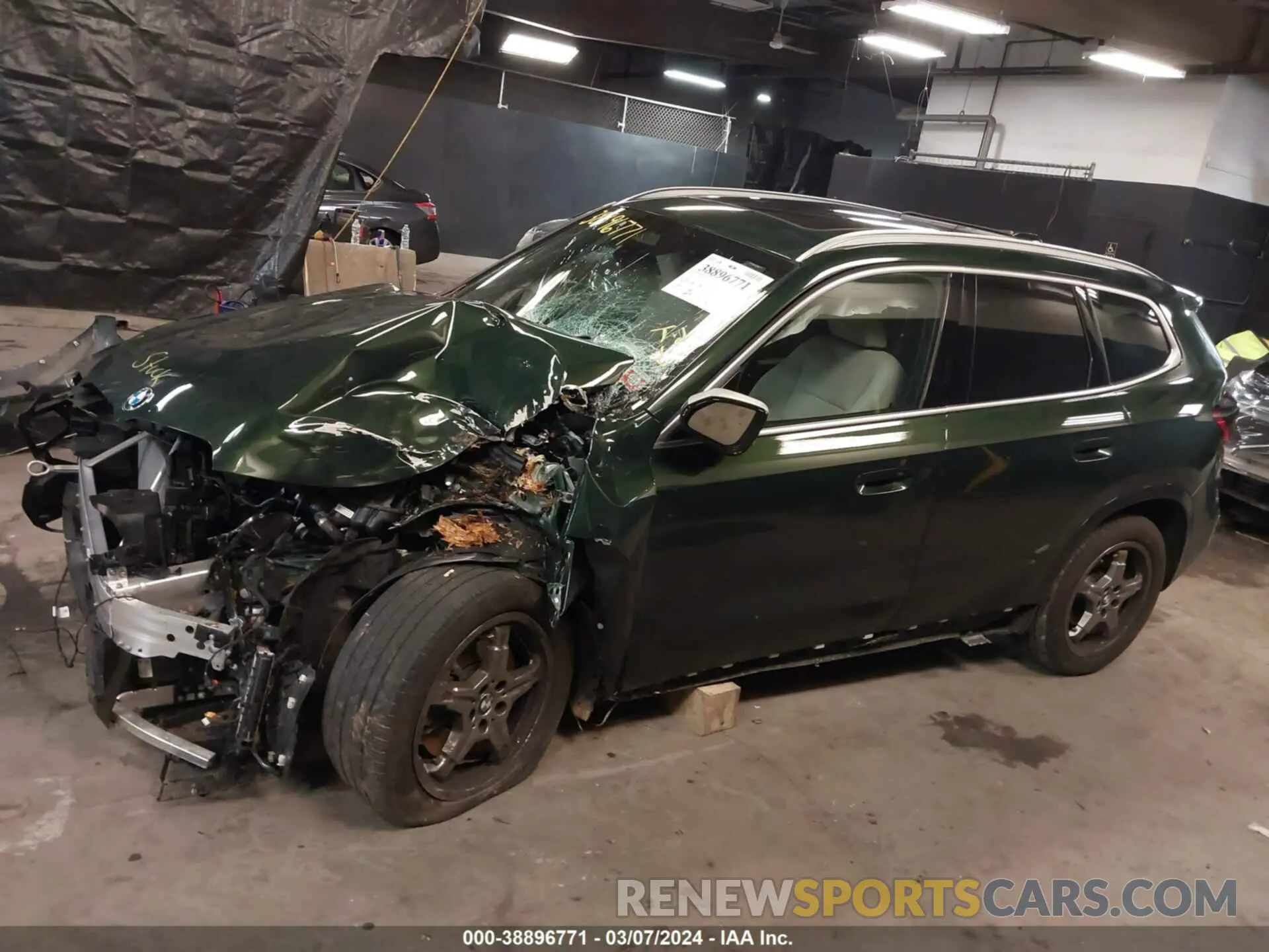 14 fotografías del automóvil dañado WBX73EF07P5V79451 BMW X1 2023