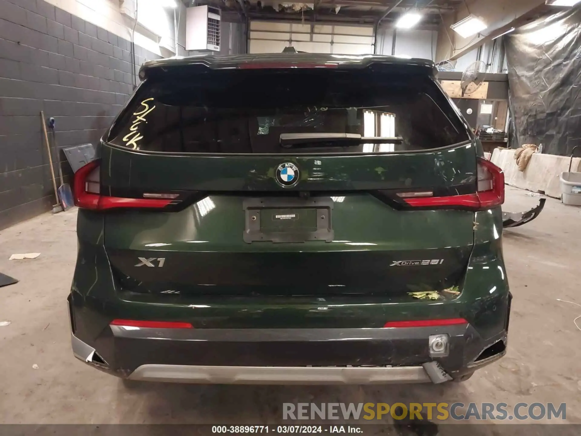 16 fotografías del automóvil dañado WBX73EF07P5V79451 BMW X1 2023