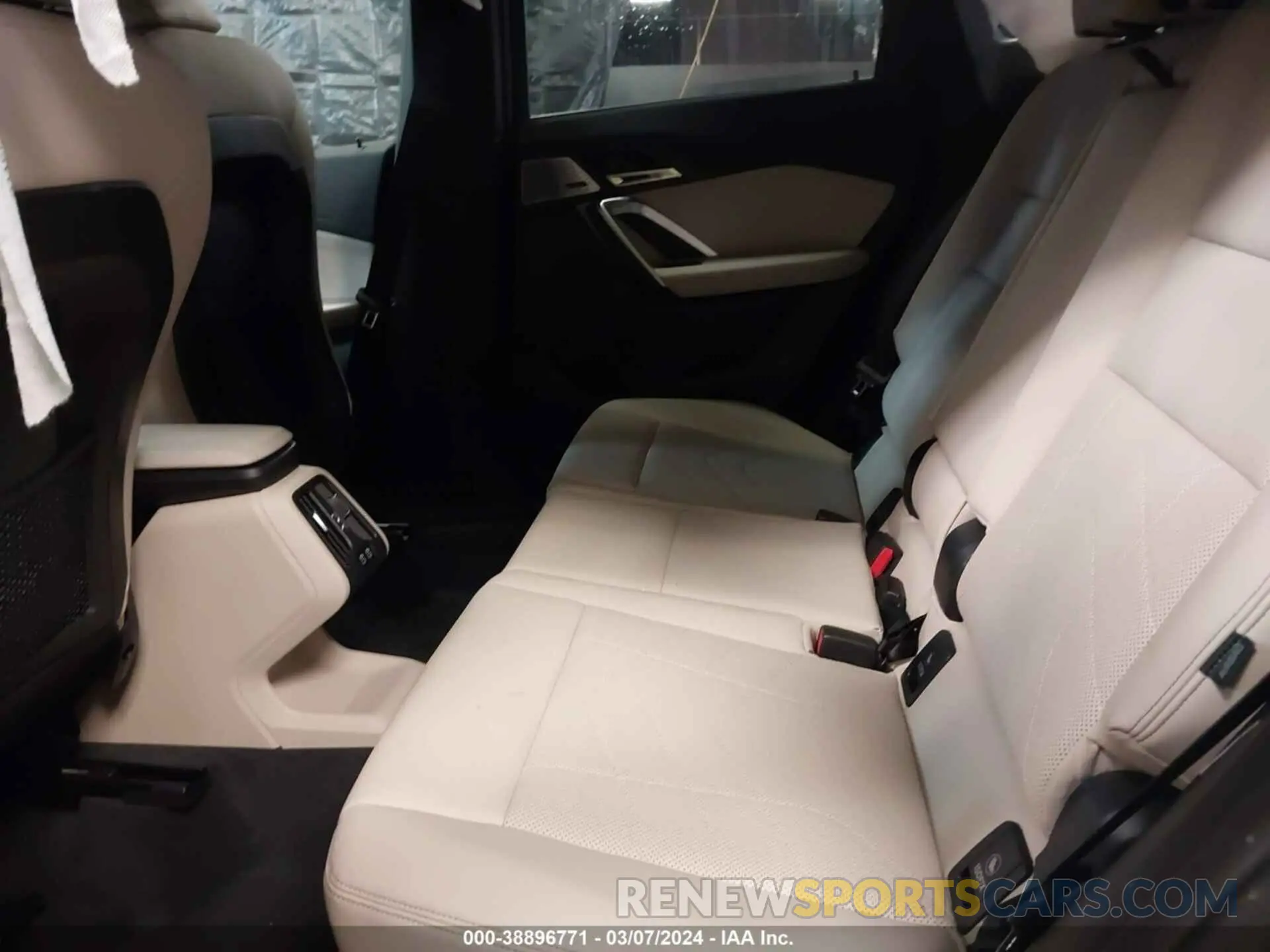 8 fotografías del automóvil dañado WBX73EF07P5V79451 BMW X1 2023
