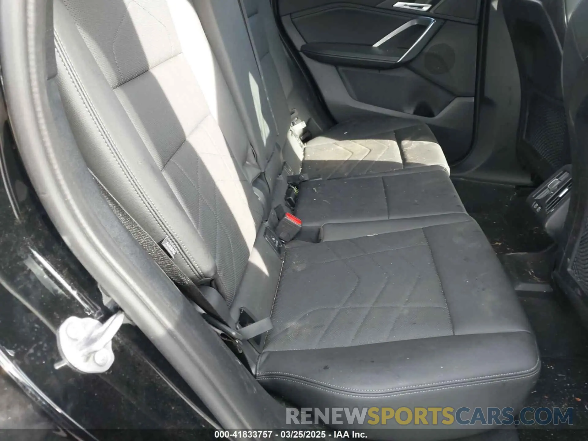 8 fotografías del automóvil dañado WBX73EF08P5W69000 BMW X1 2023