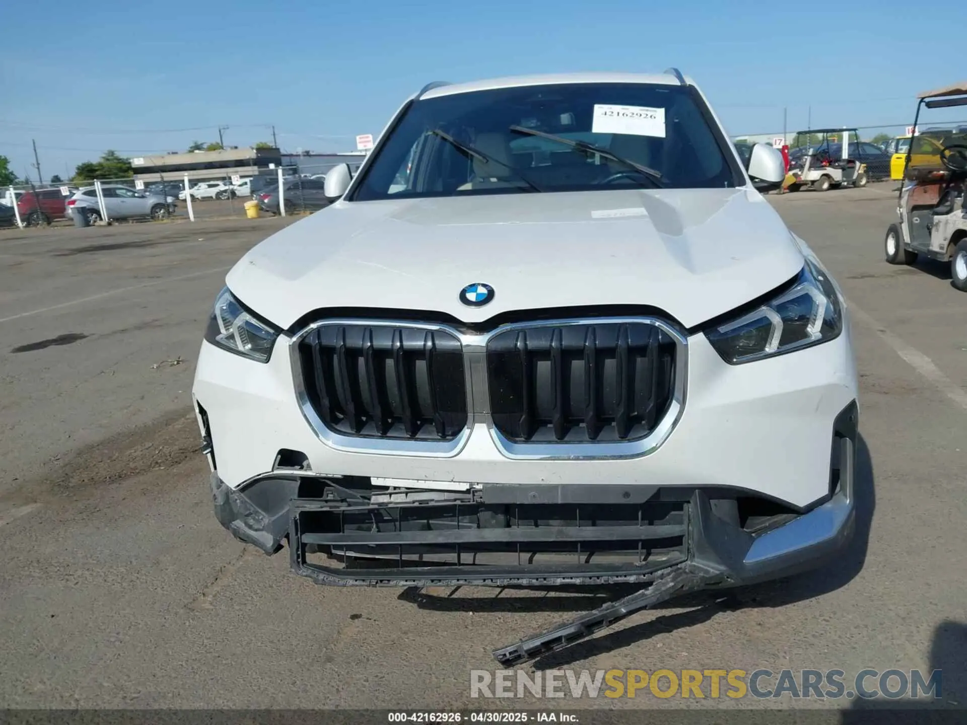 12 fotografías del automóvil dañado WBX73EF08P5X21175 BMW X1 2023