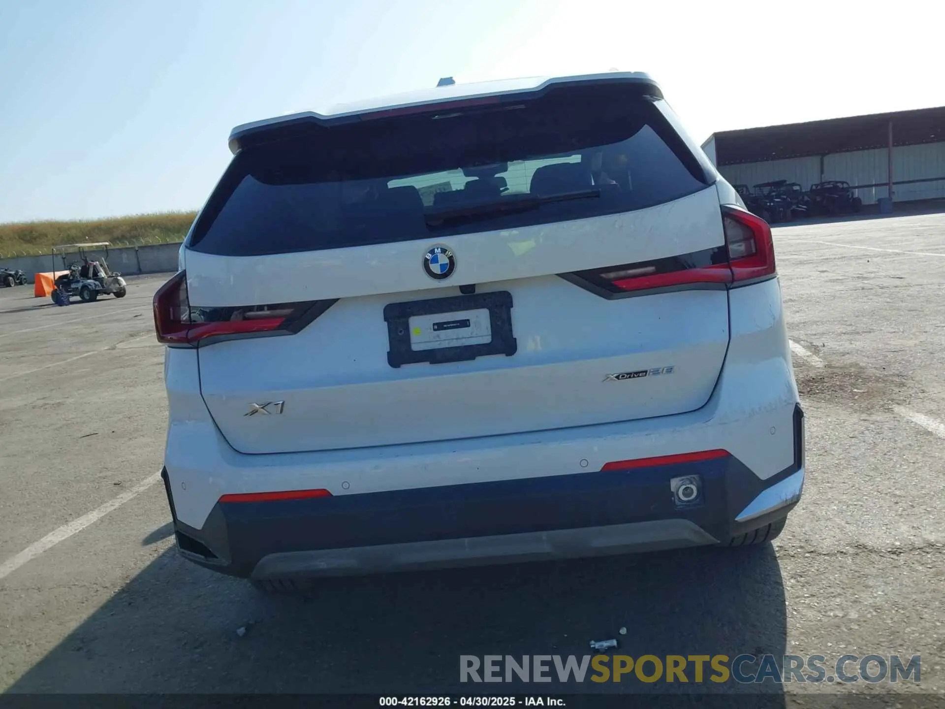 16 fotografías del automóvil dañado WBX73EF08P5X21175 BMW X1 2023