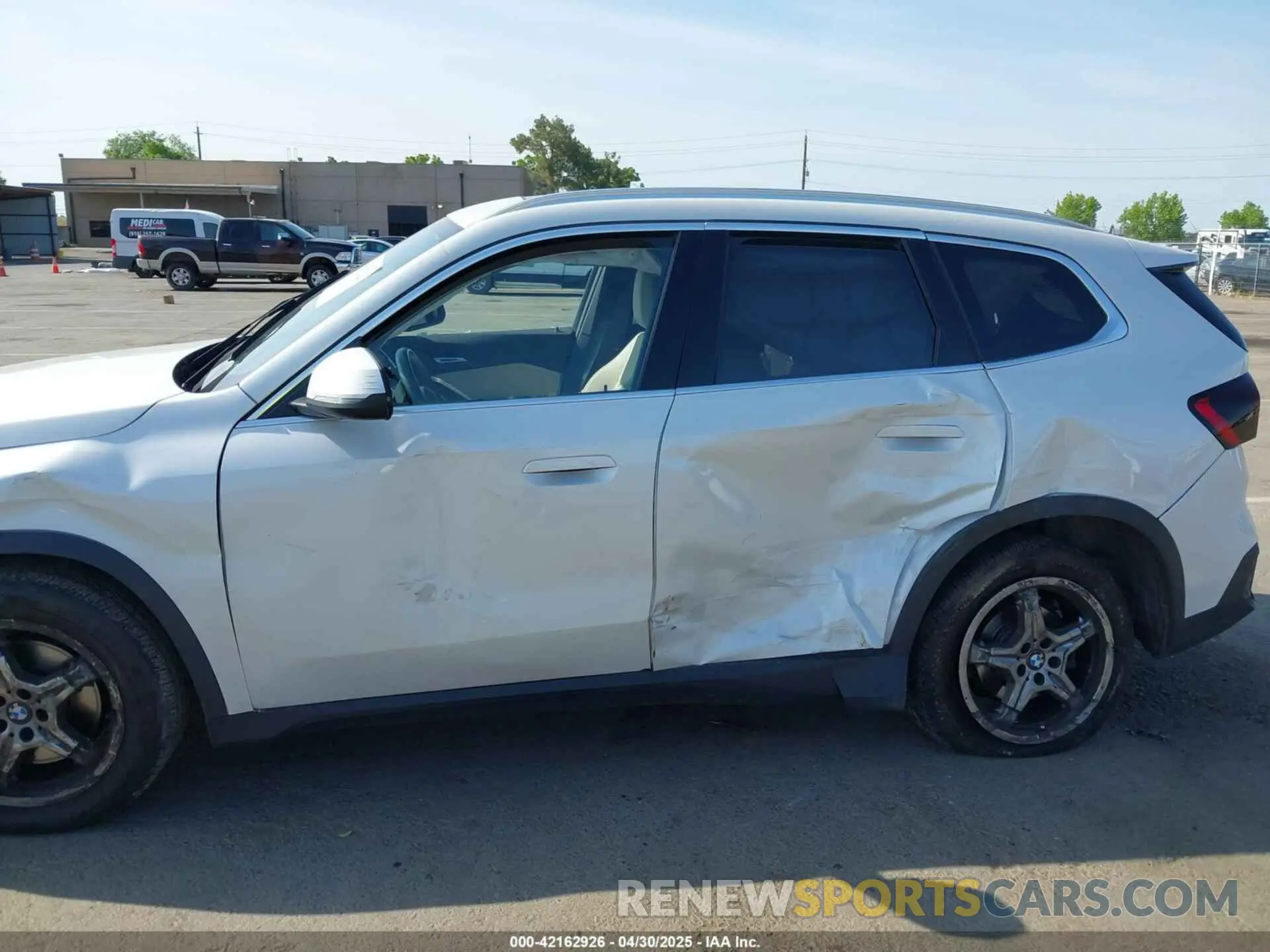 6 fotografías del automóvil dañado WBX73EF08P5X21175 BMW X1 2023