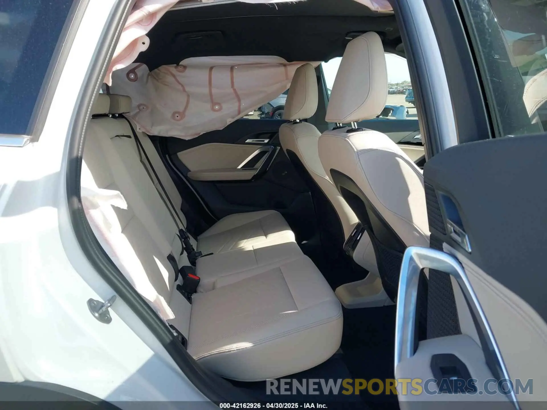 8 fotografías del automóvil dañado WBX73EF08P5X21175 BMW X1 2023