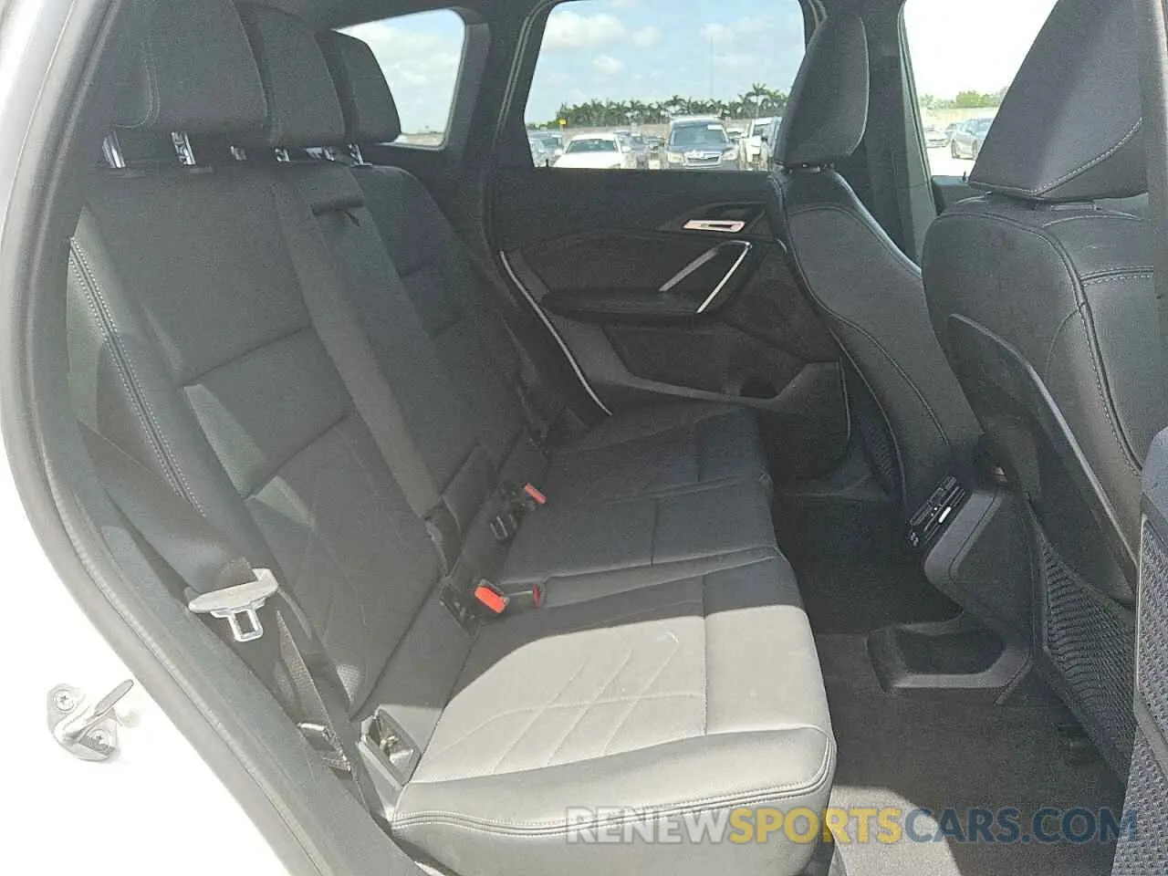 10 fotografías del automóvil dañado WBX73EF09P5X03445 BMW X1 2023