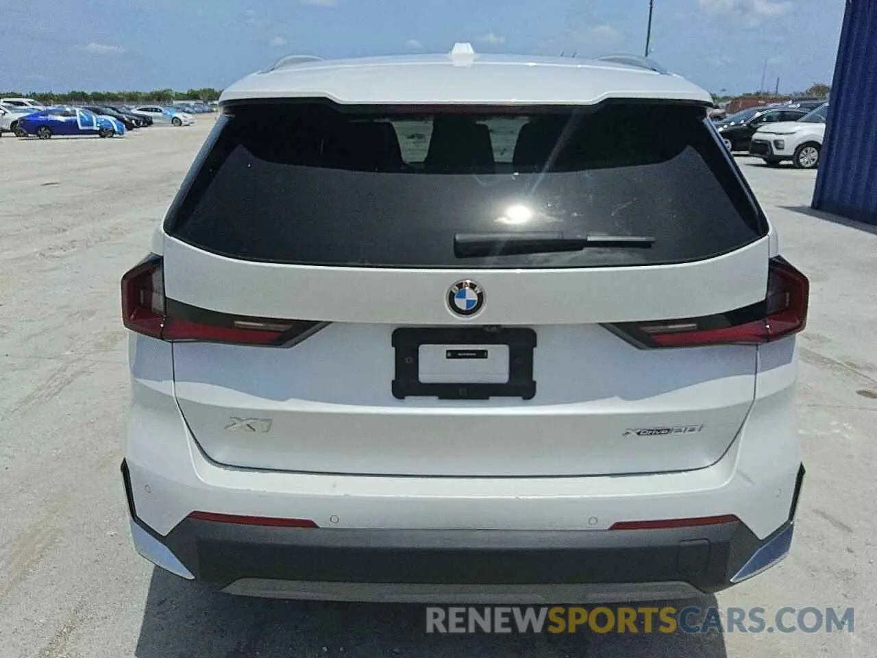 6 fotografías del automóvil dañado WBX73EF09P5X03445 BMW X1 2023