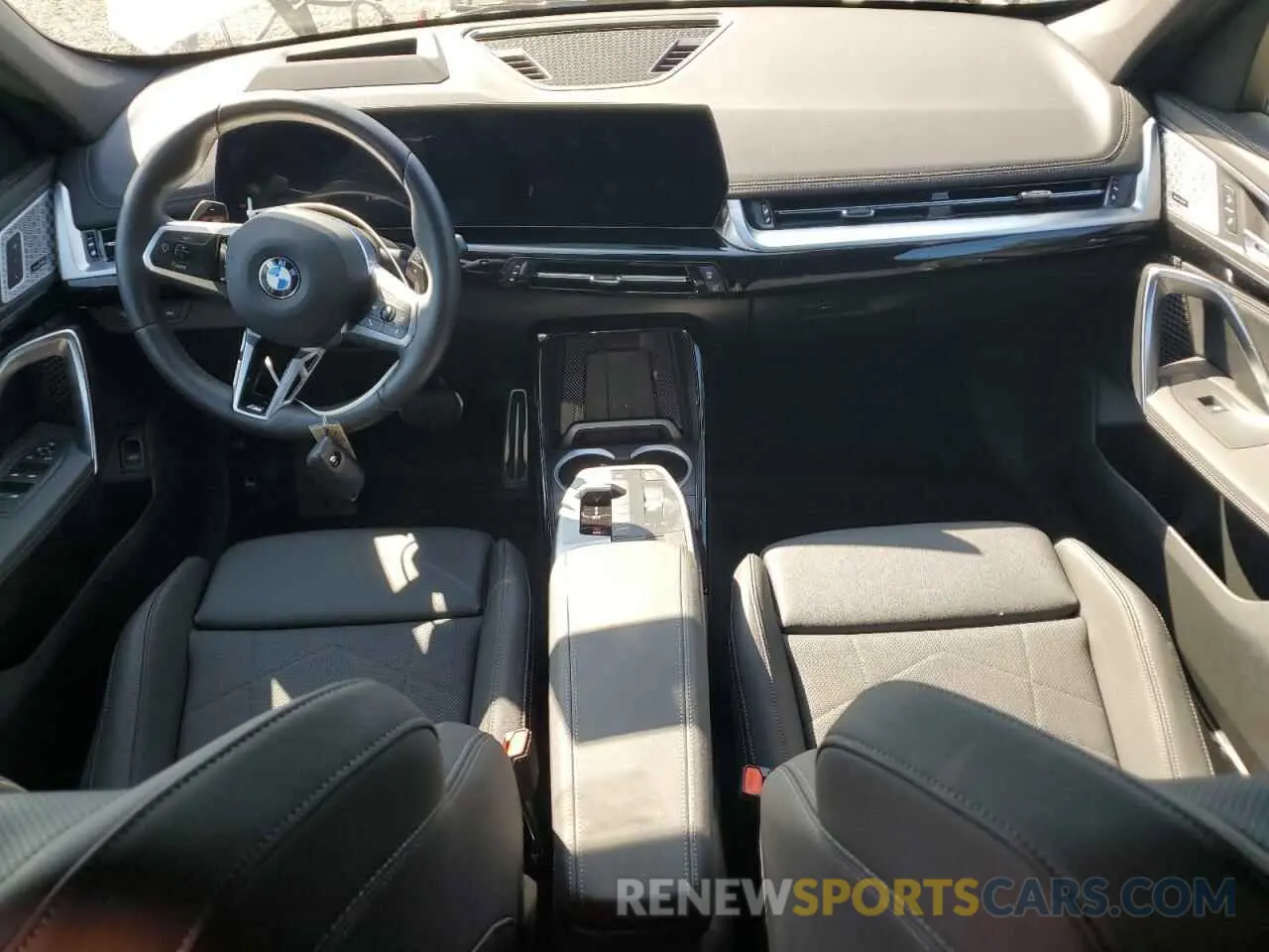 8 fotografías del automóvil dañado WBX73EF09P5X36168 BMW X1 2023