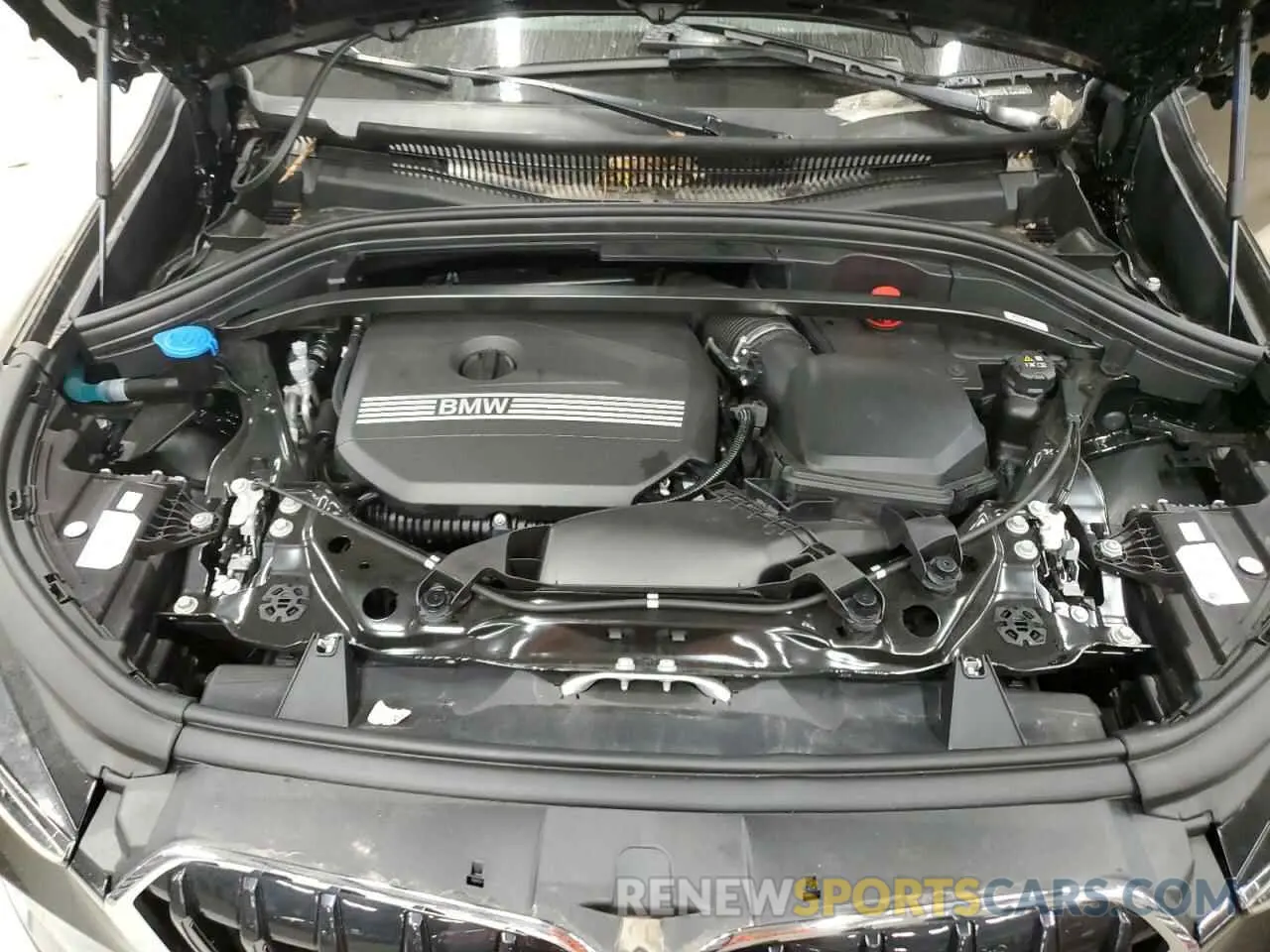12 fotografías del automóvil dañado WBX73EF0XP5X06368 BMW X1 2023
