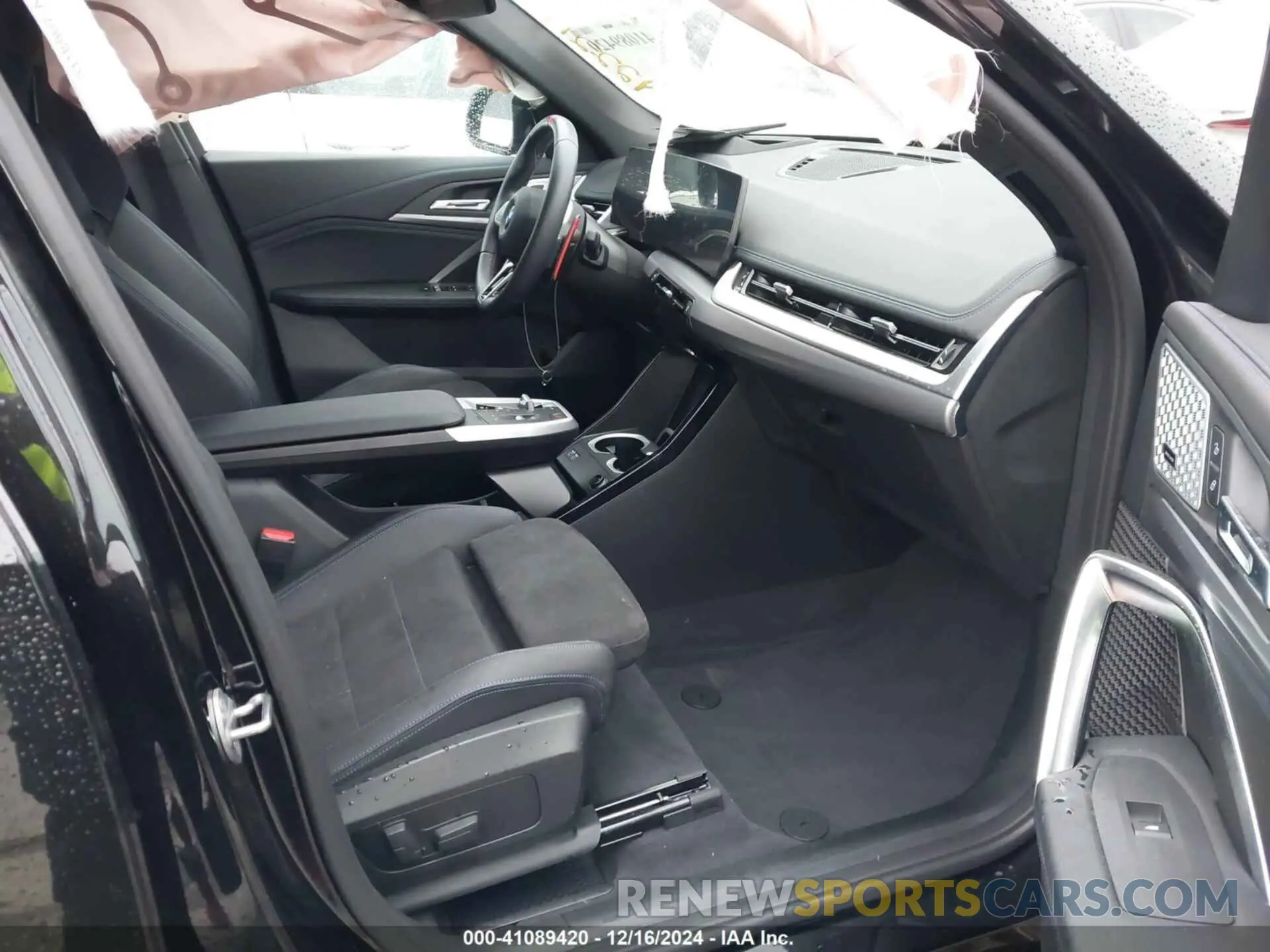 5 fotografías del automóvil dañado WBX13EF08R5Y22211 BMW X1 2024