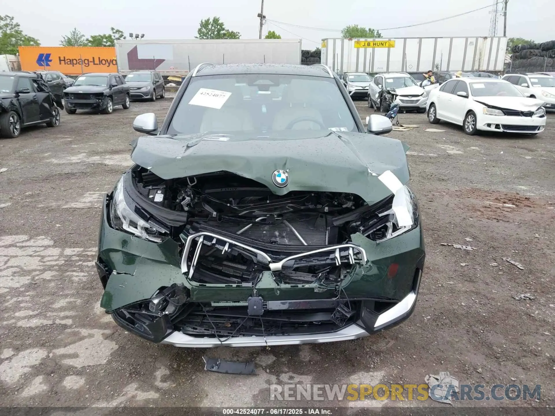 12 fotografías del automóvil dañado WBX73EF00R5Y41037 BMW X1 2024