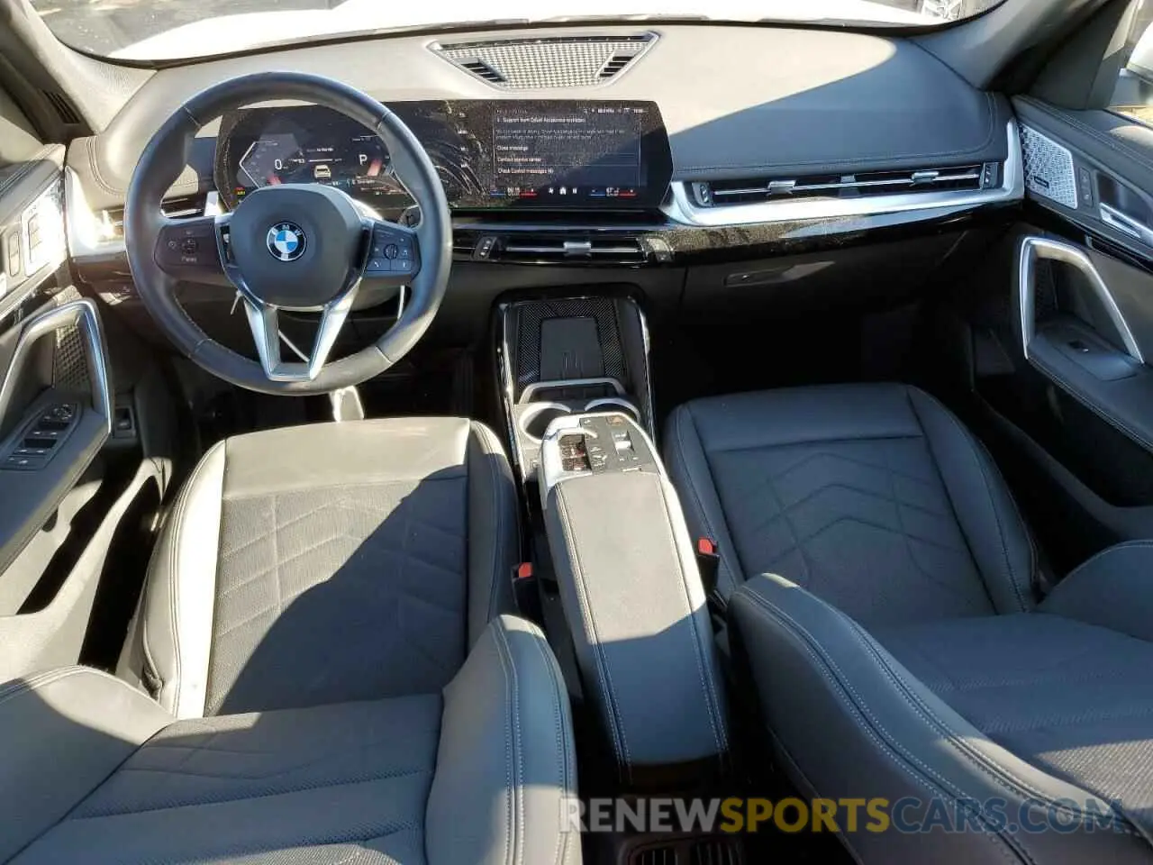 8 fotografías del automóvil dañado WBX73EF02R5Y51102 BMW X1 2024