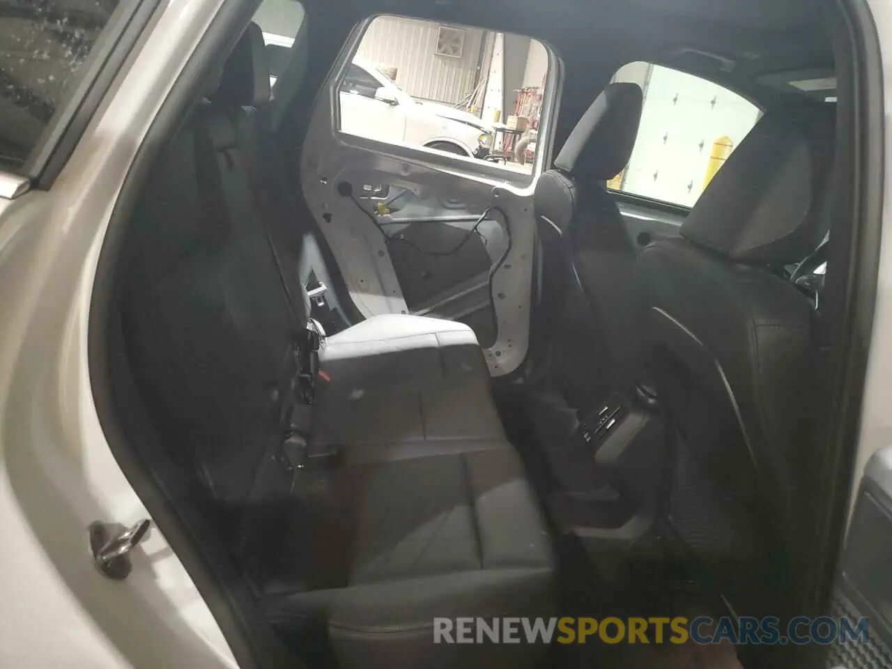 11 fotografías del automóvil dañado WBX73EF04R5Z84007 BMW X1 2024