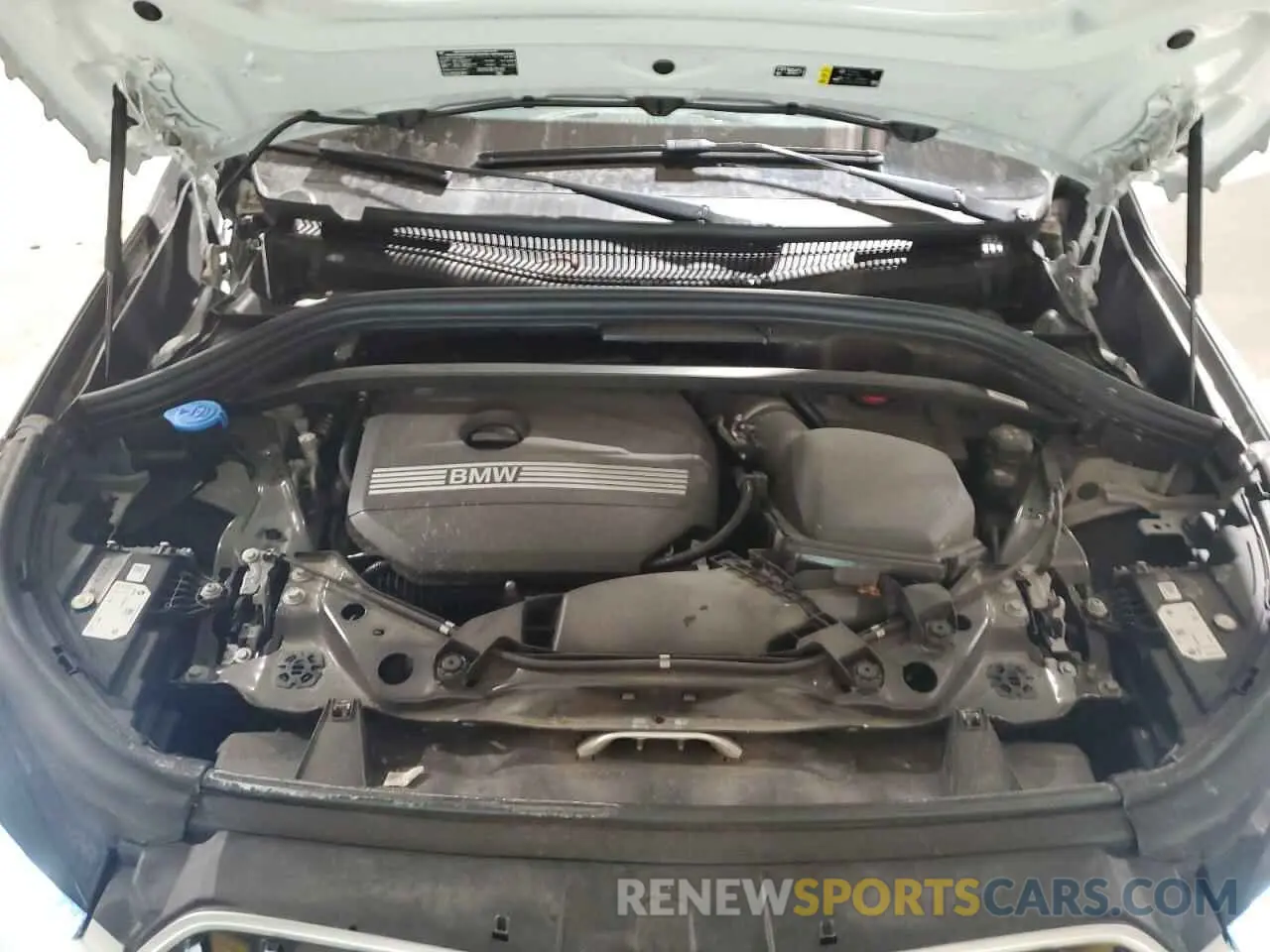 12 fotografías del automóvil dañado WBX73EF04R5Z84007 BMW X1 2024