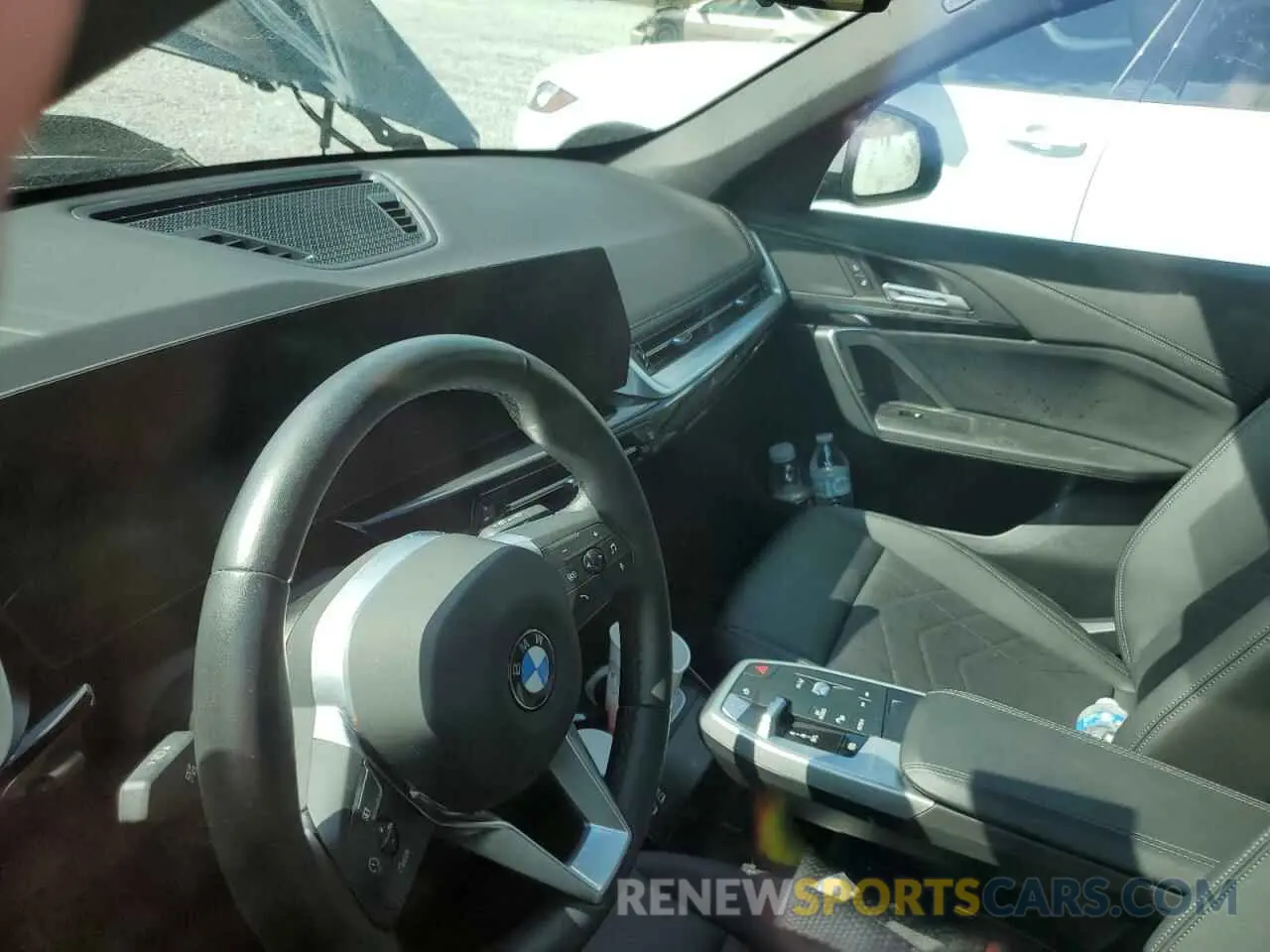 8 fotografías del automóvil dañado WBX73EF05R5Y43513 BMW X1 2024
