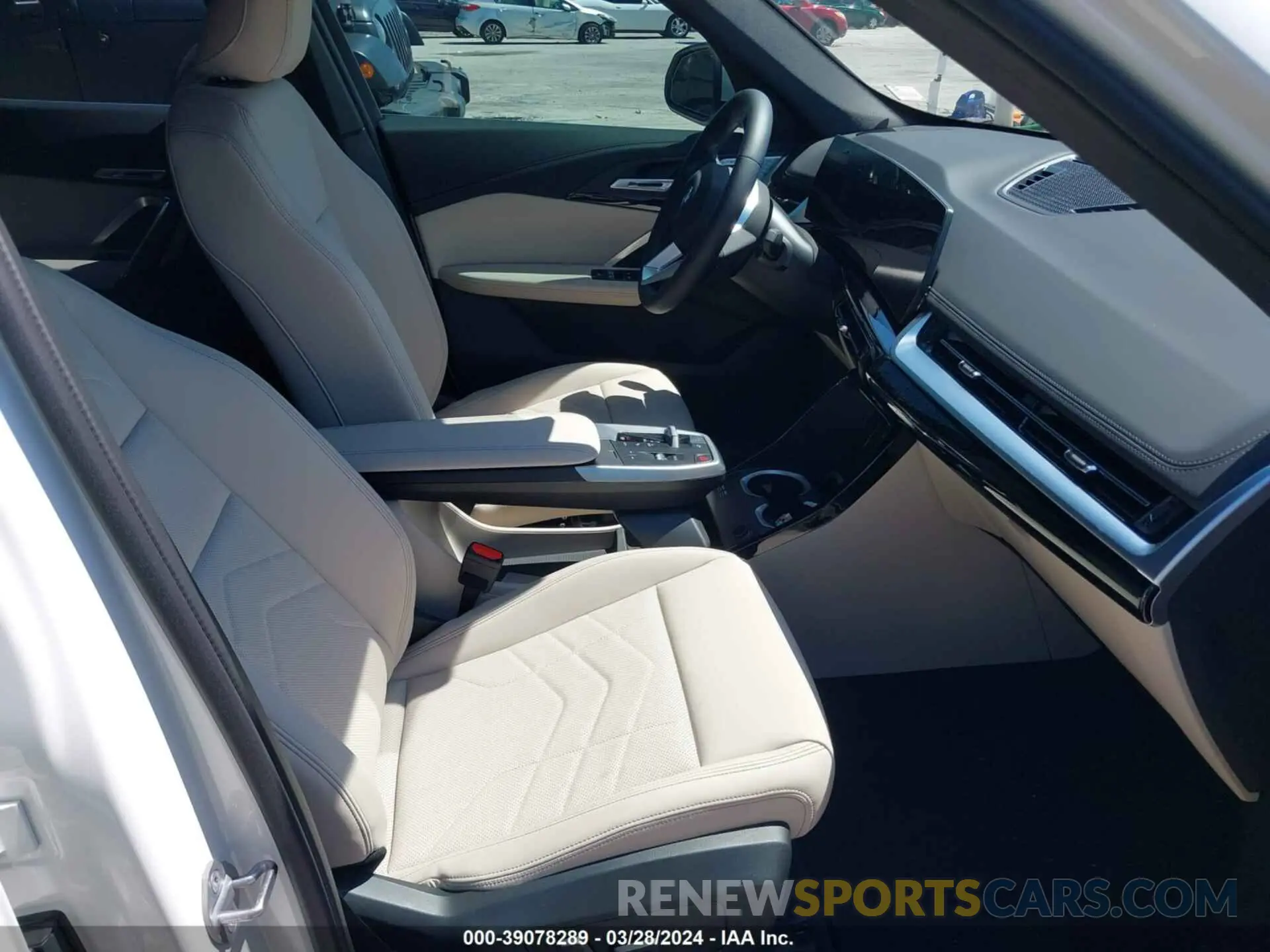 5 fotografías del automóvil dañado WBX73EF06R5Y44699 BMW X1 2024