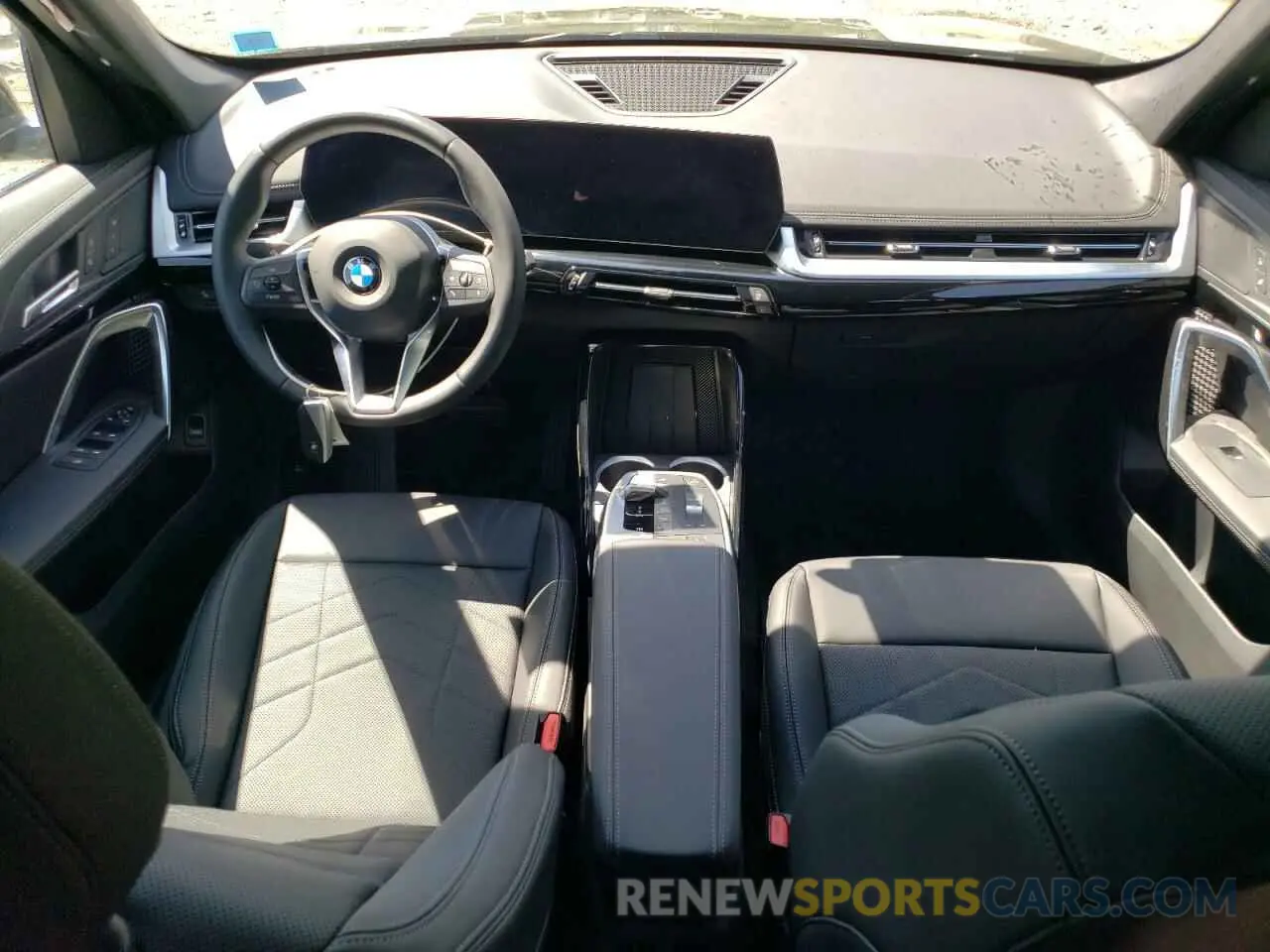 8 fotografías del automóvil dañado WBX73EF00S5040226 BMW X1 2025