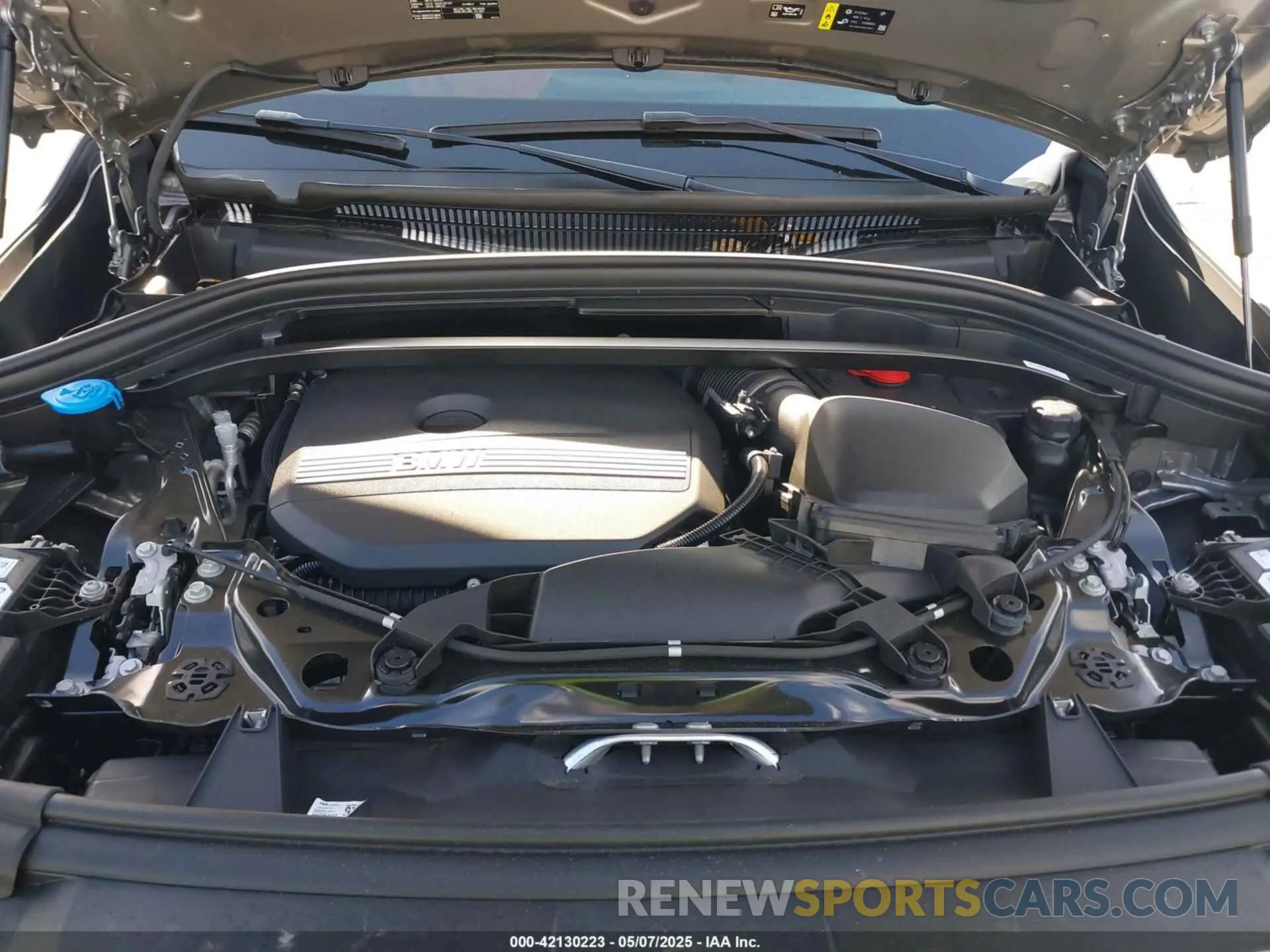10 fotografías del automóvil dañado WBX73EF00S5245965 BMW X1 2025