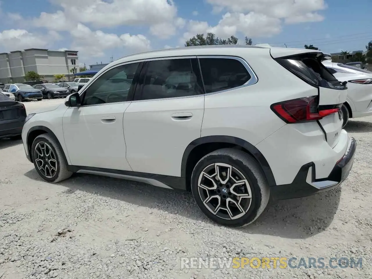 2 fotografías del automóvil dañado WBX73EF01S5241553 BMW X1 2025