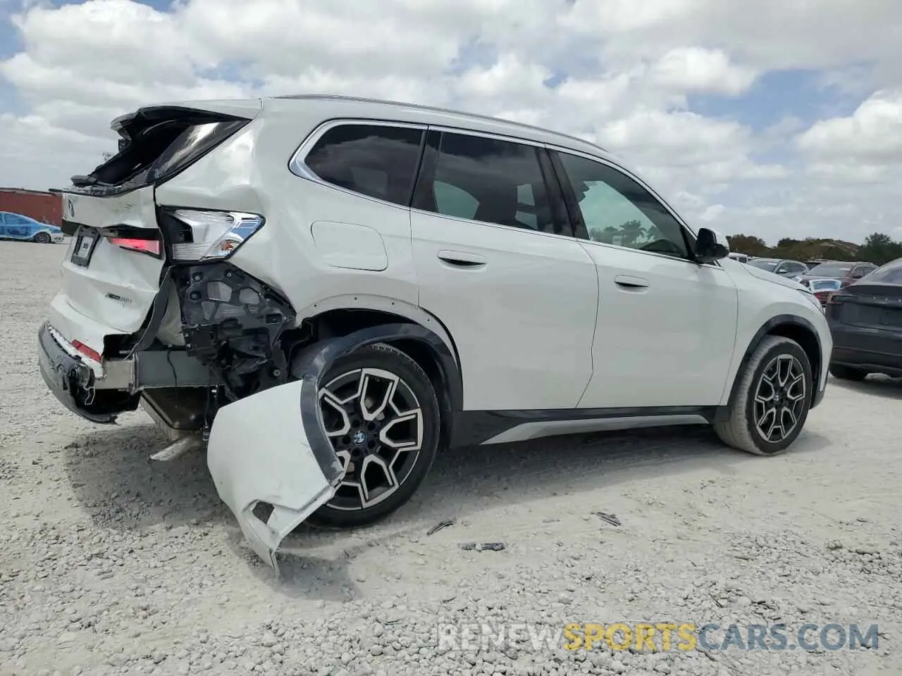 3 fotografías del automóvil dañado WBX73EF01S5241553 BMW X1 2025