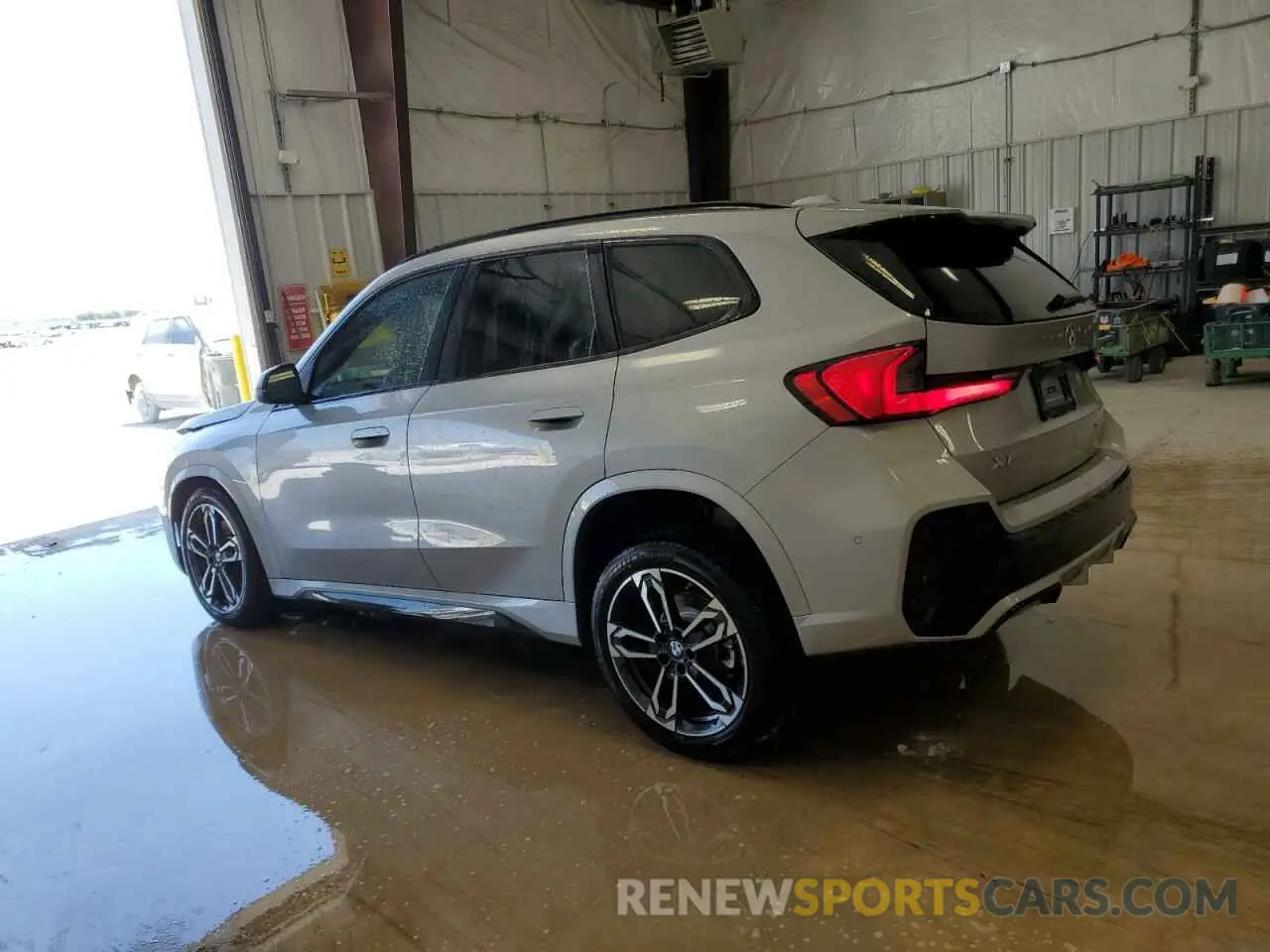 2 fotografías del automóvil dañado WBX73EF02S5229024 BMW X1 2025