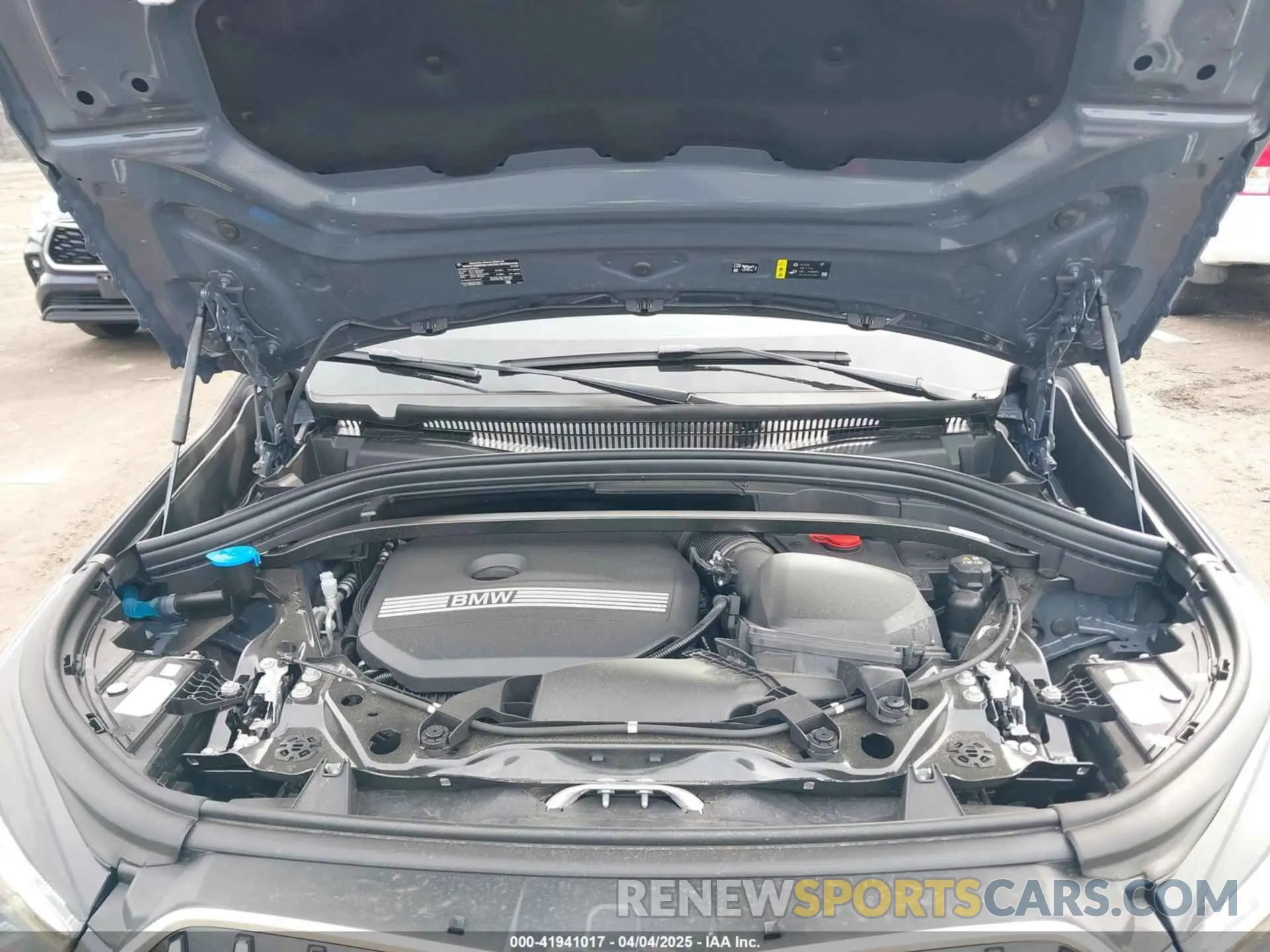10 fotografías del automóvil dañado WBX73EF03S5111421 BMW X1 2025