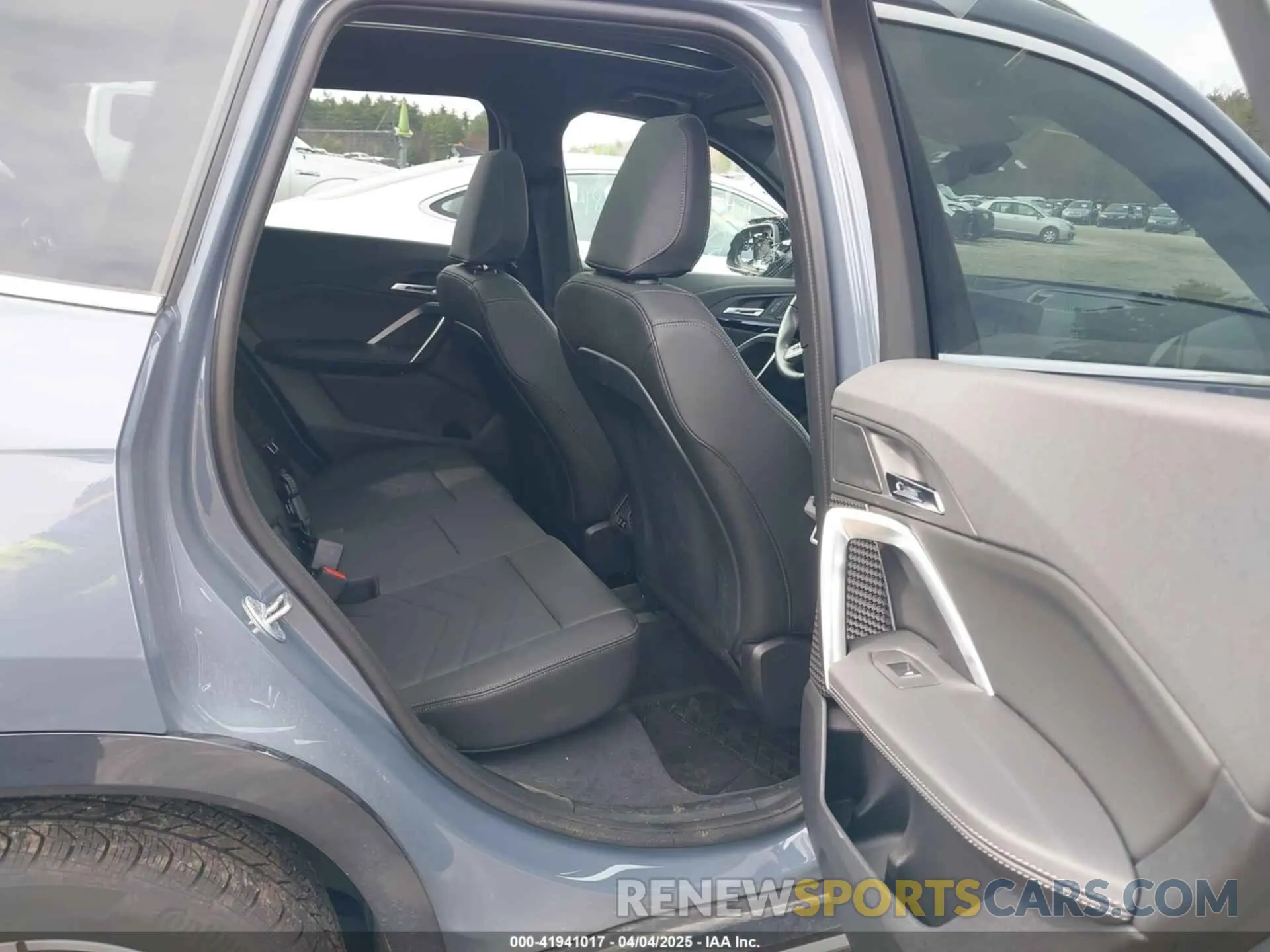 8 fotografías del automóvil dañado WBX73EF03S5111421 BMW X1 2025