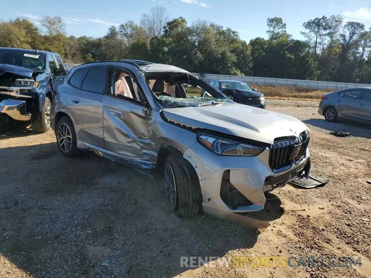 4 fotografías del automóvil dañado WBX73EF0XS5058247 BMW X1 2025