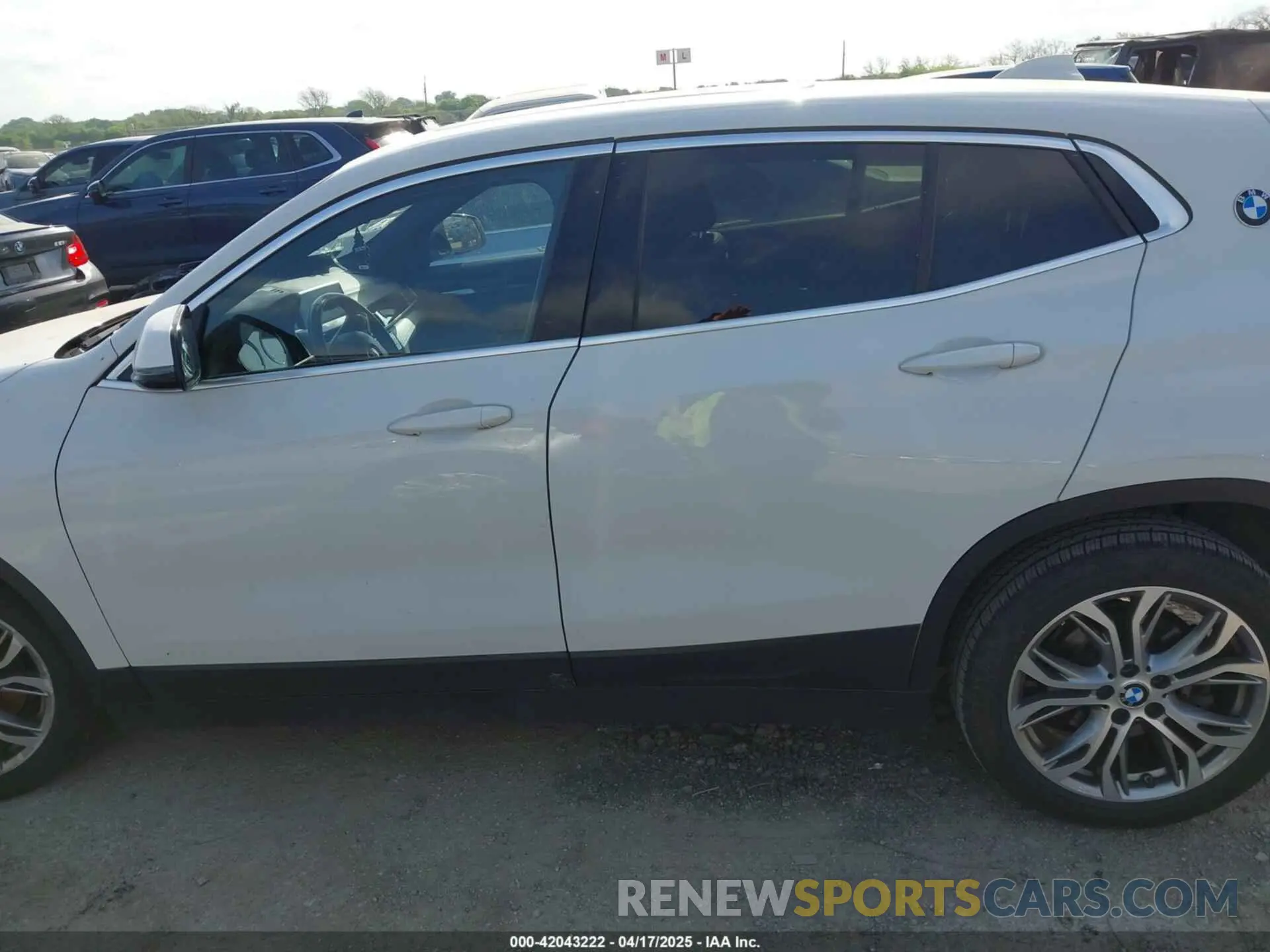 14 fotografías del automóvil dañado WBXYH9C07L5P35810 BMW X2 2020