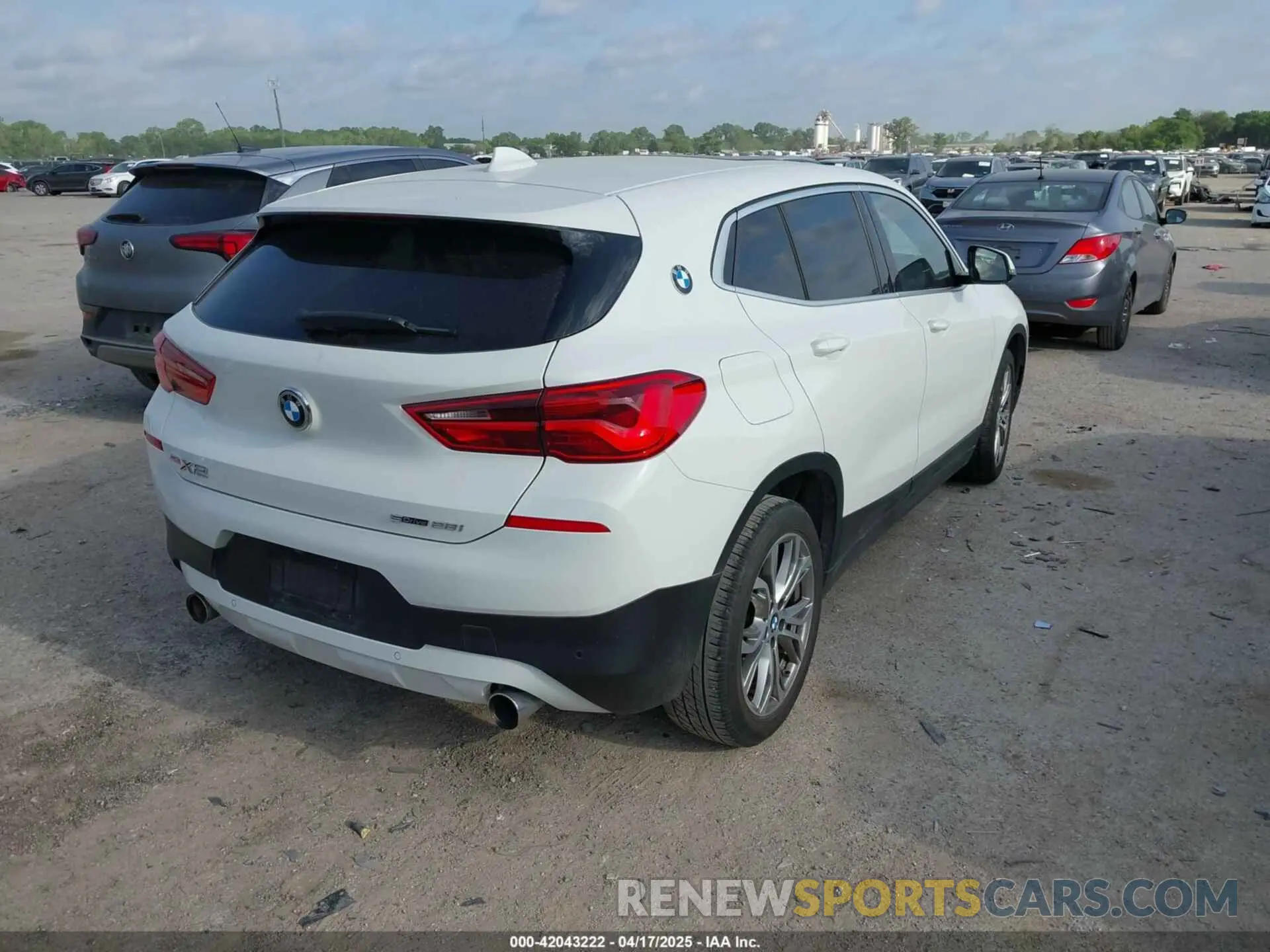 4 fotografías del automóvil dañado WBXYH9C07L5P35810 BMW X2 2020
