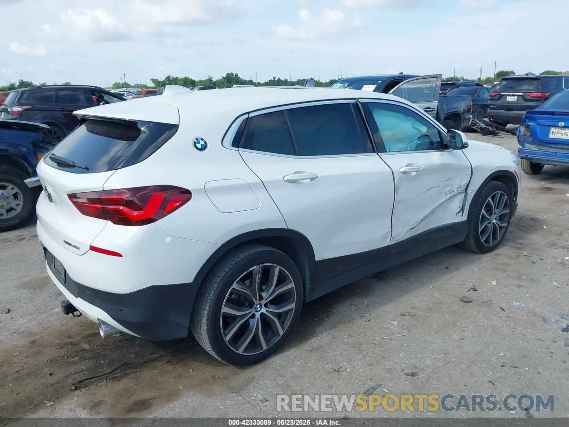 4 fotografías del automóvil dañado WBXYH9C05M5S27207 BMW X2 2021