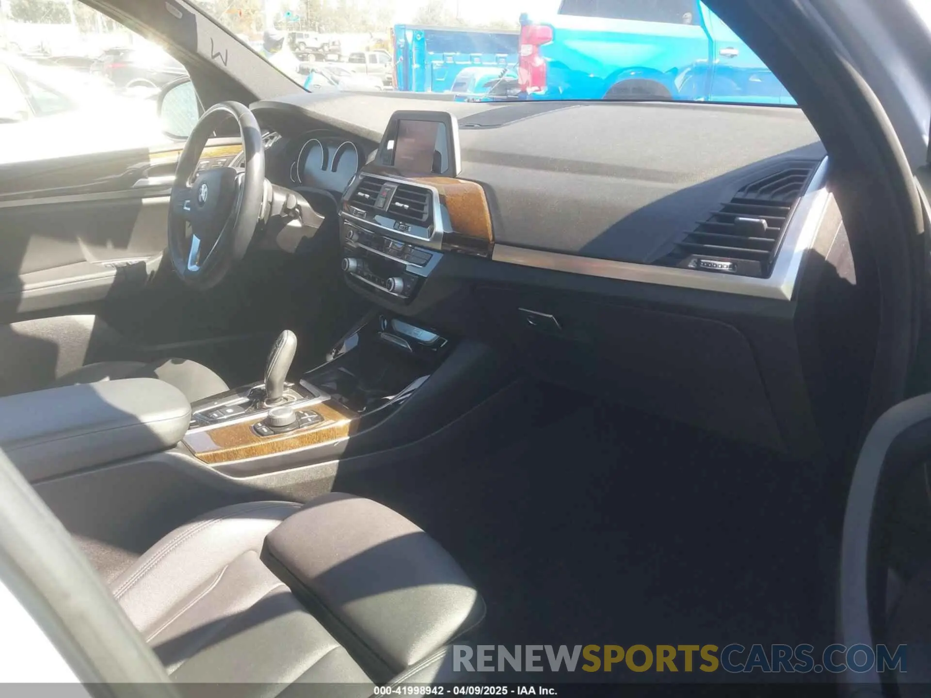 5 fotografías del automóvil dañado 5UXTR7C50KLR47364 BMW X3 2019